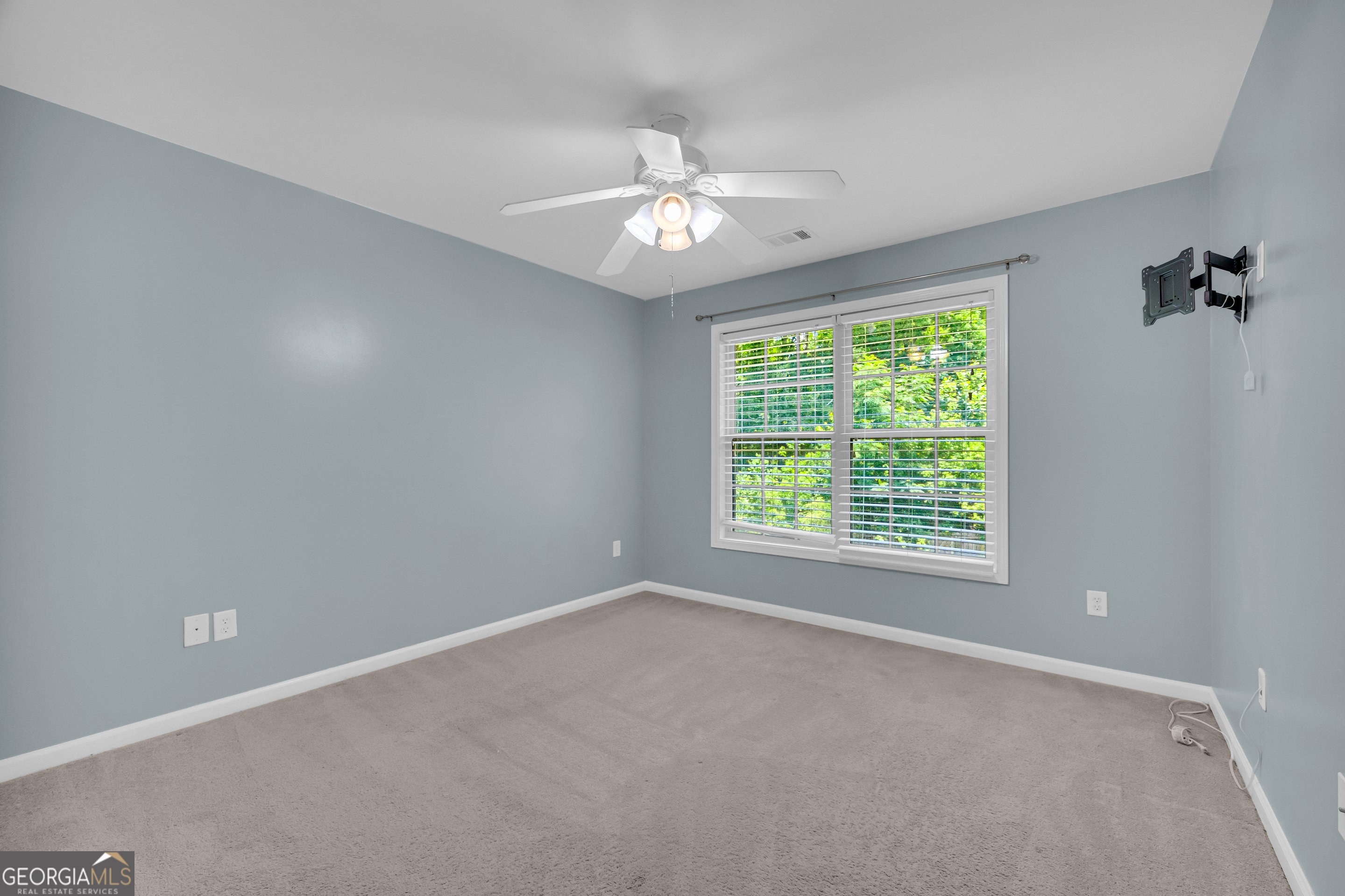 1729 Lakeland Lane