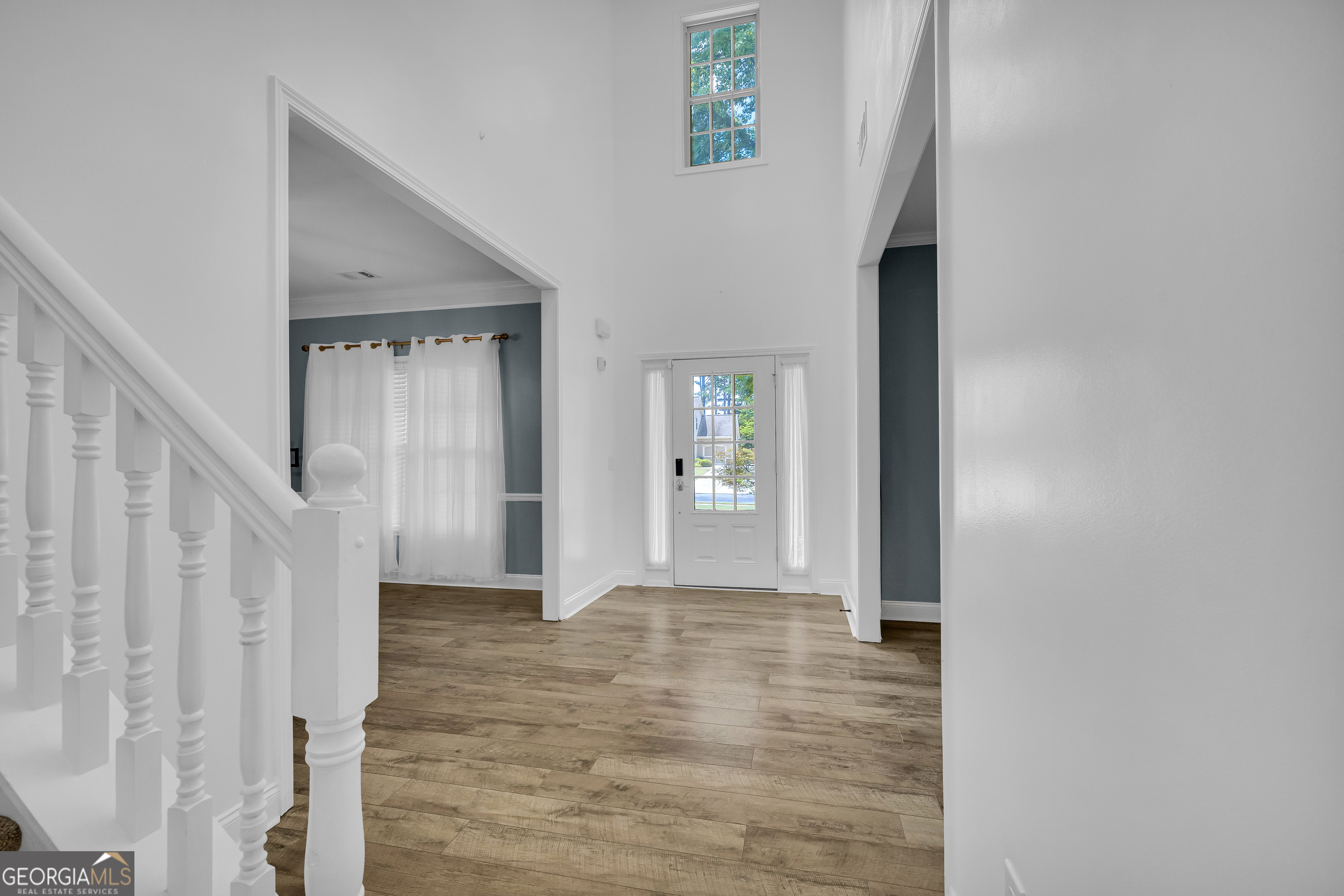 1729 Lakeland Lane