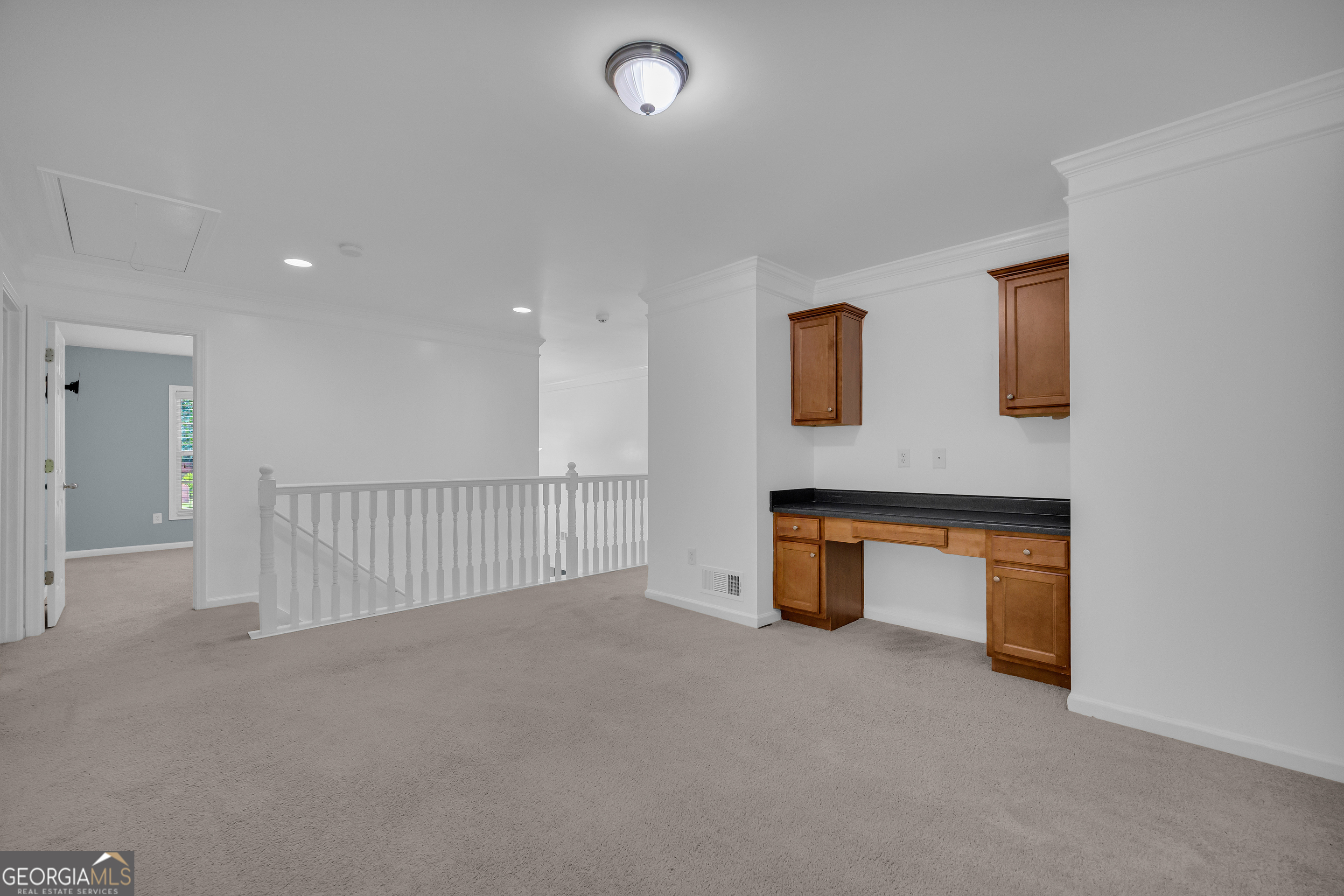1729 Lakeland Lane