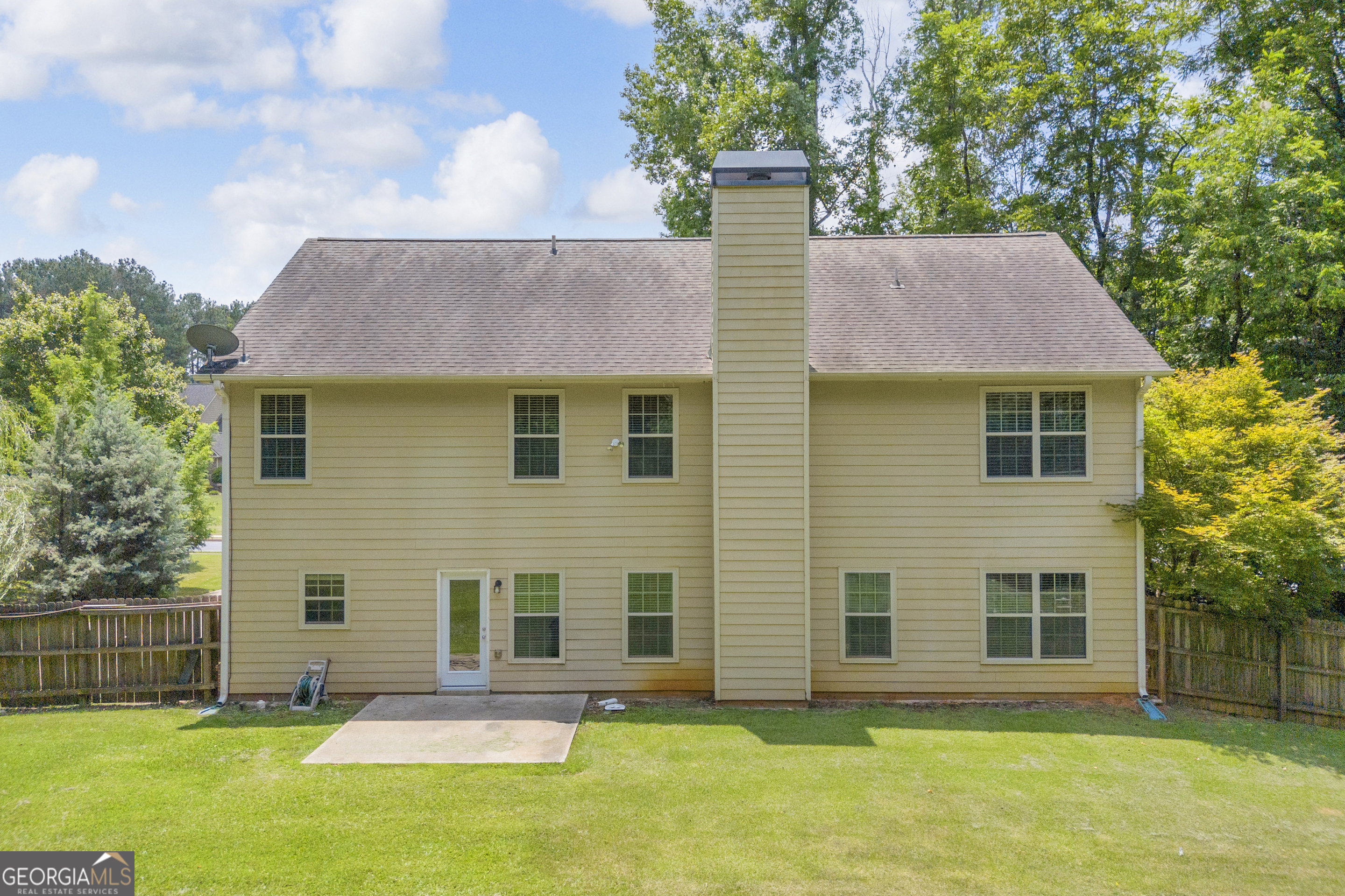 1729 Lakeland Lane