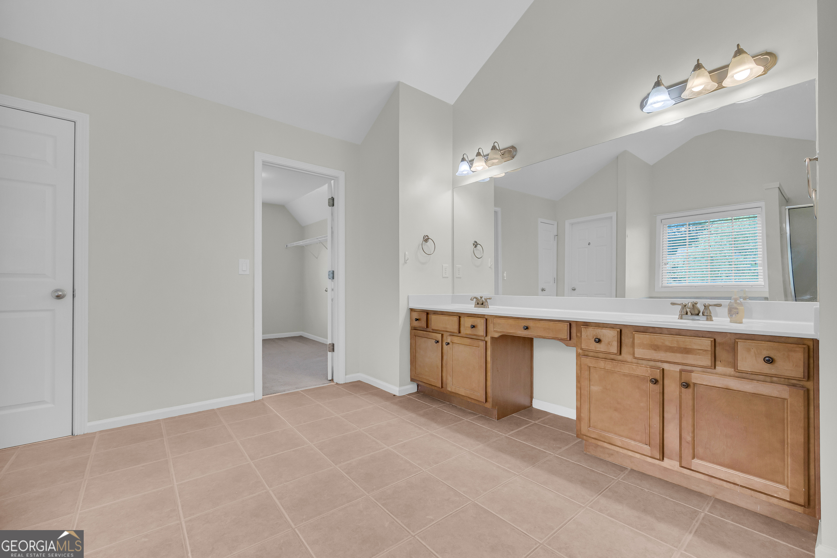 1729 Lakeland Lane