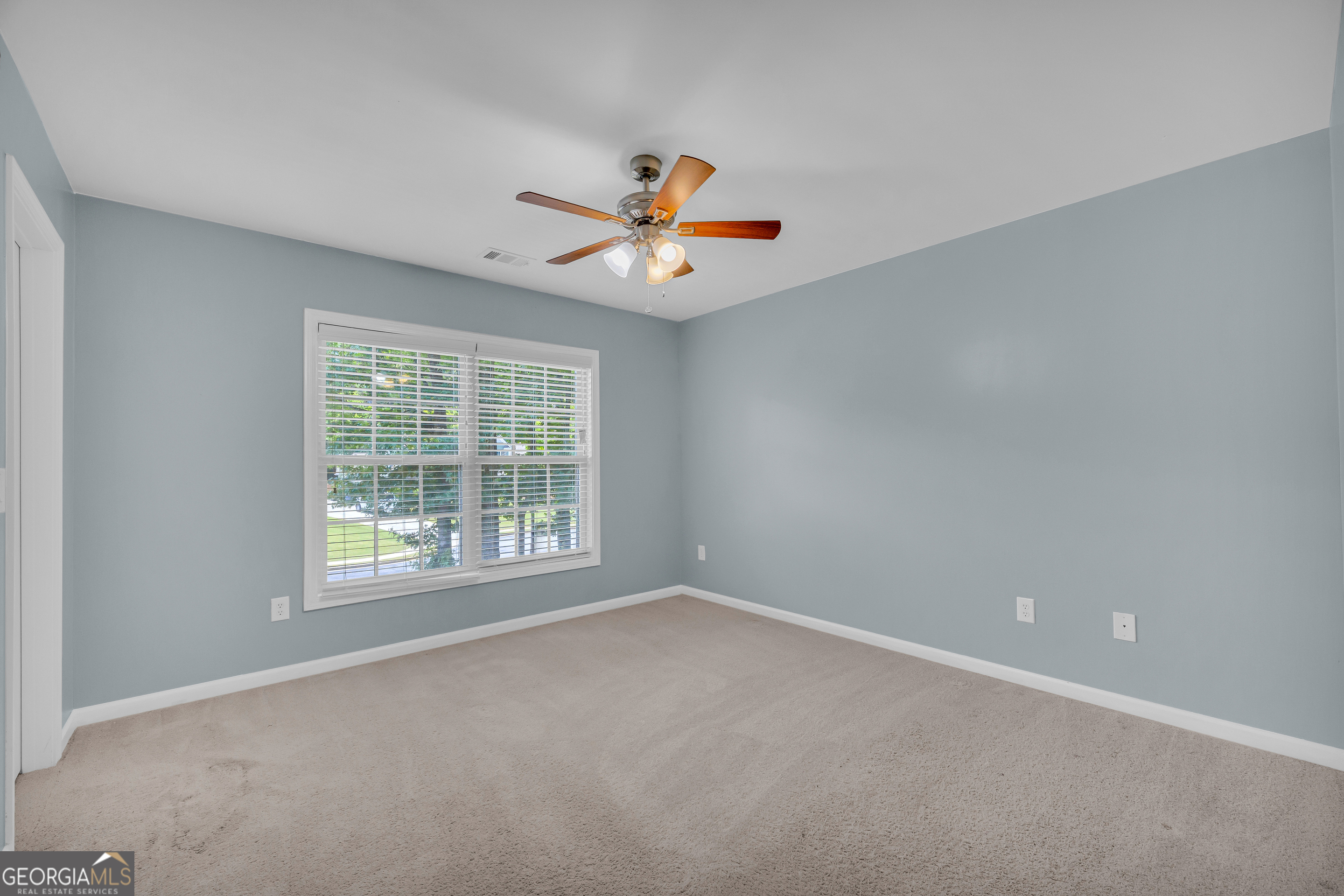 1729 Lakeland Lane