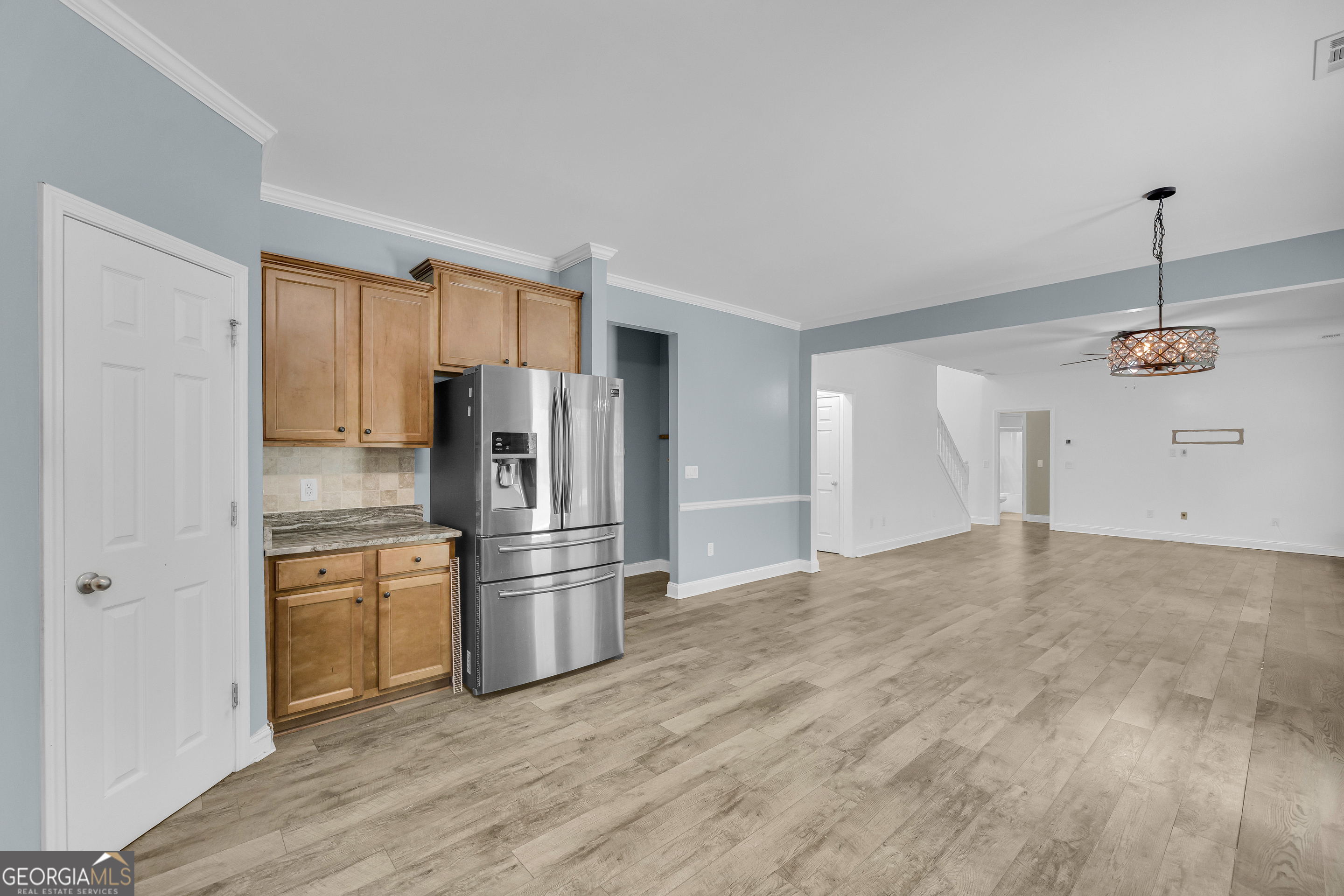 1729 Lakeland Lane