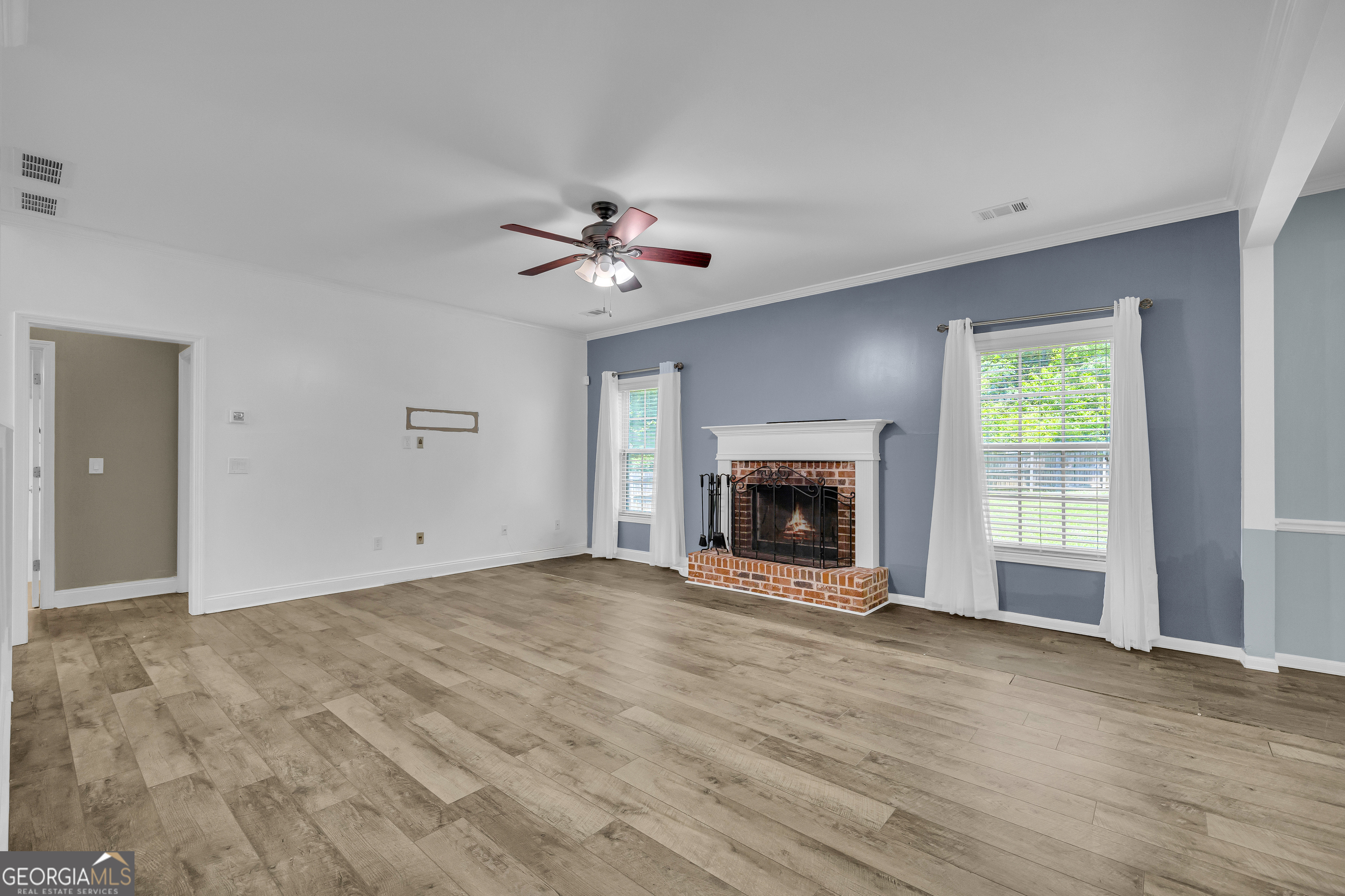 1729 Lakeland Lane