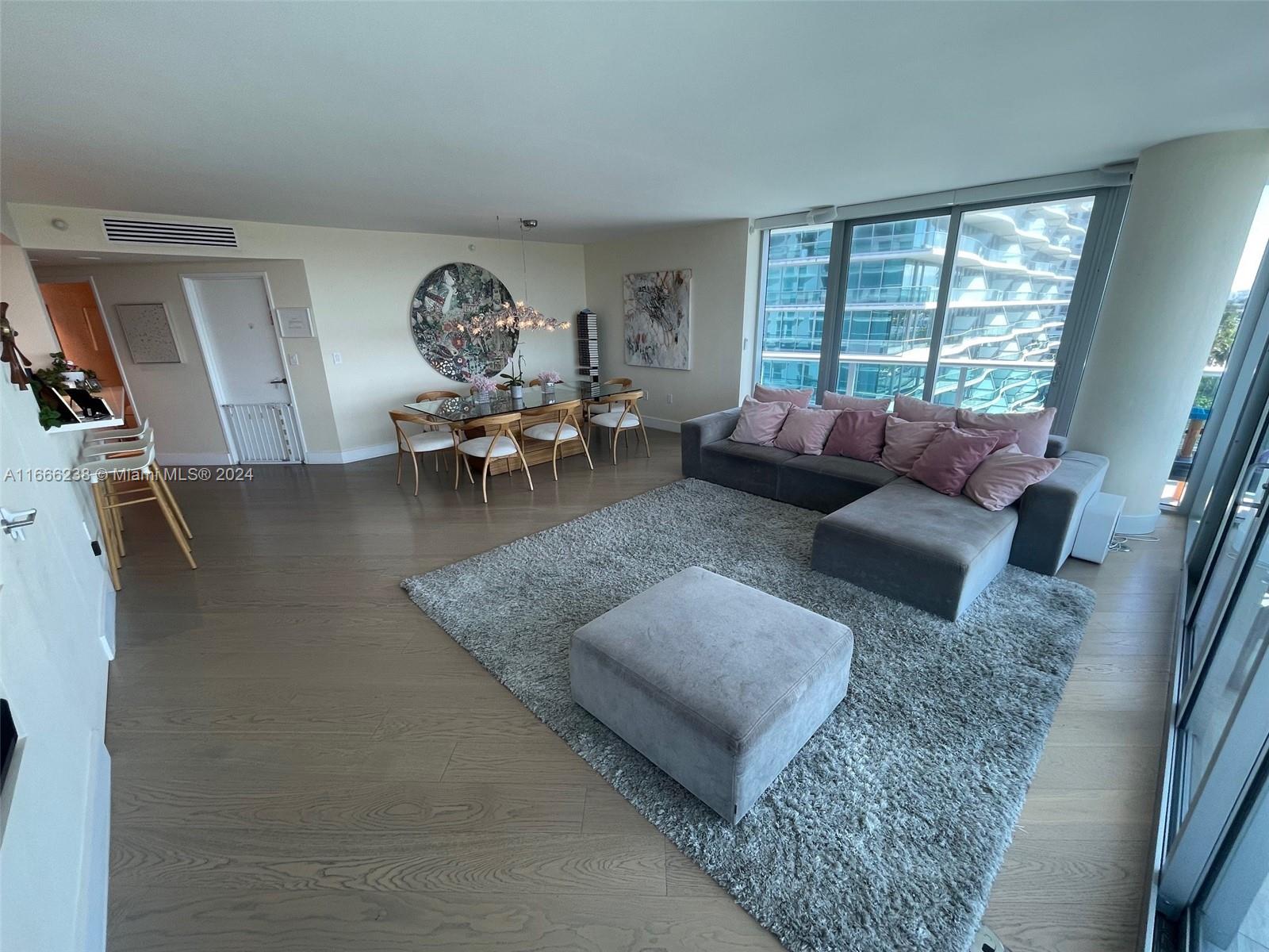 9401 Collins Ave # 702