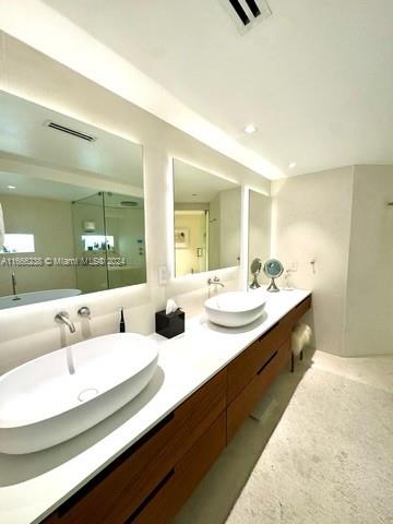 9401 Collins Ave # 702