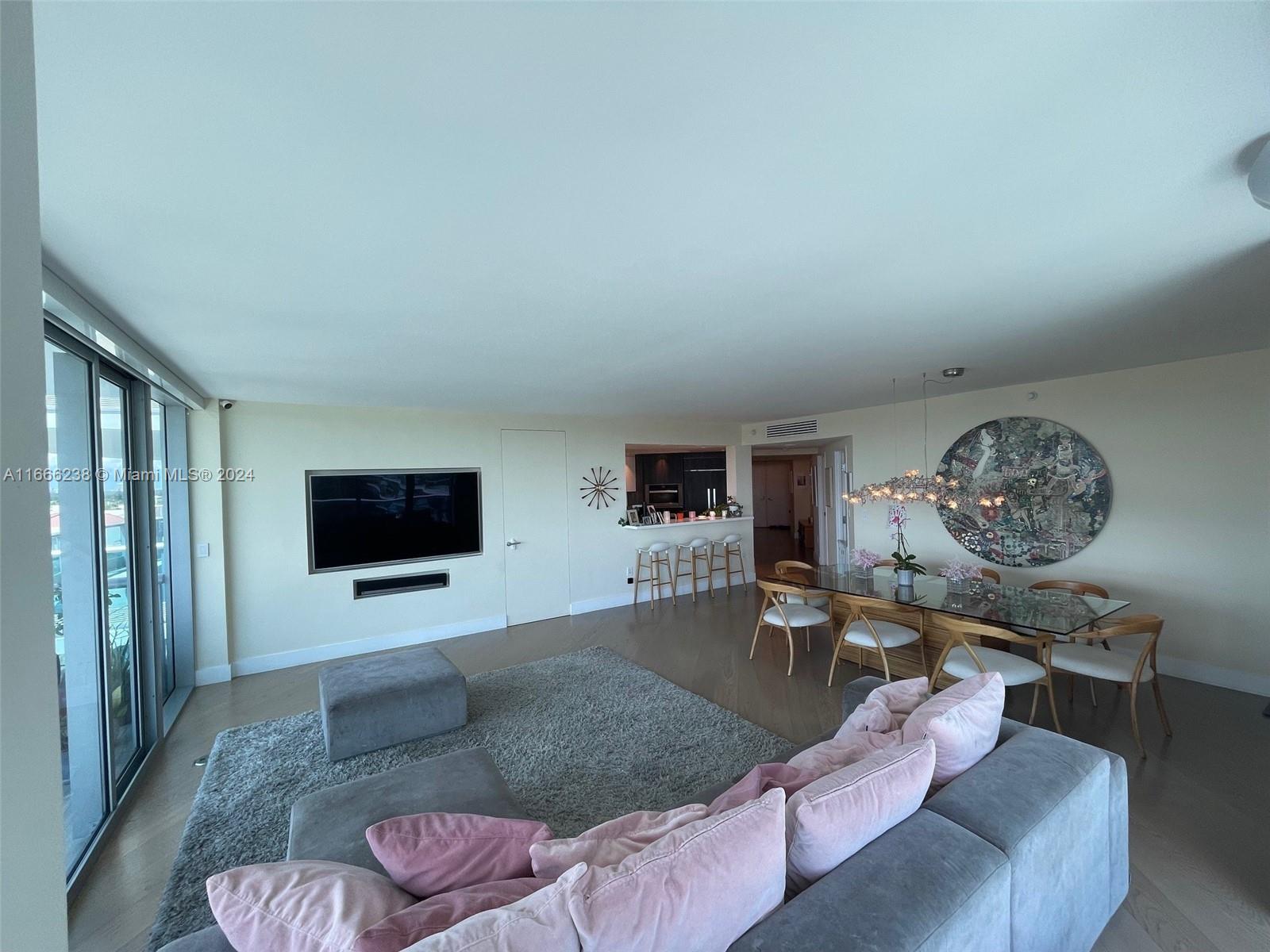 9401 Collins Ave # 702