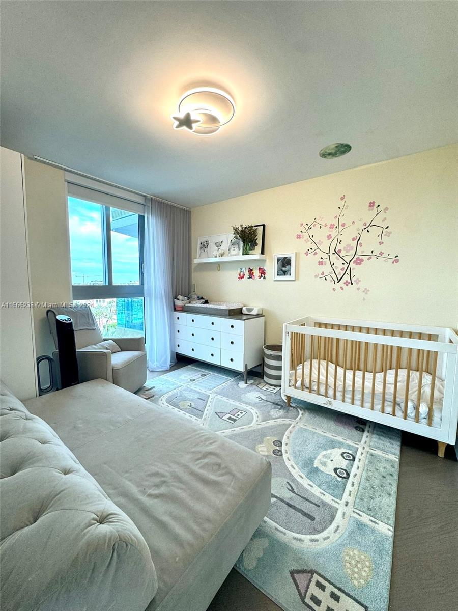 9401 Collins Ave # 702