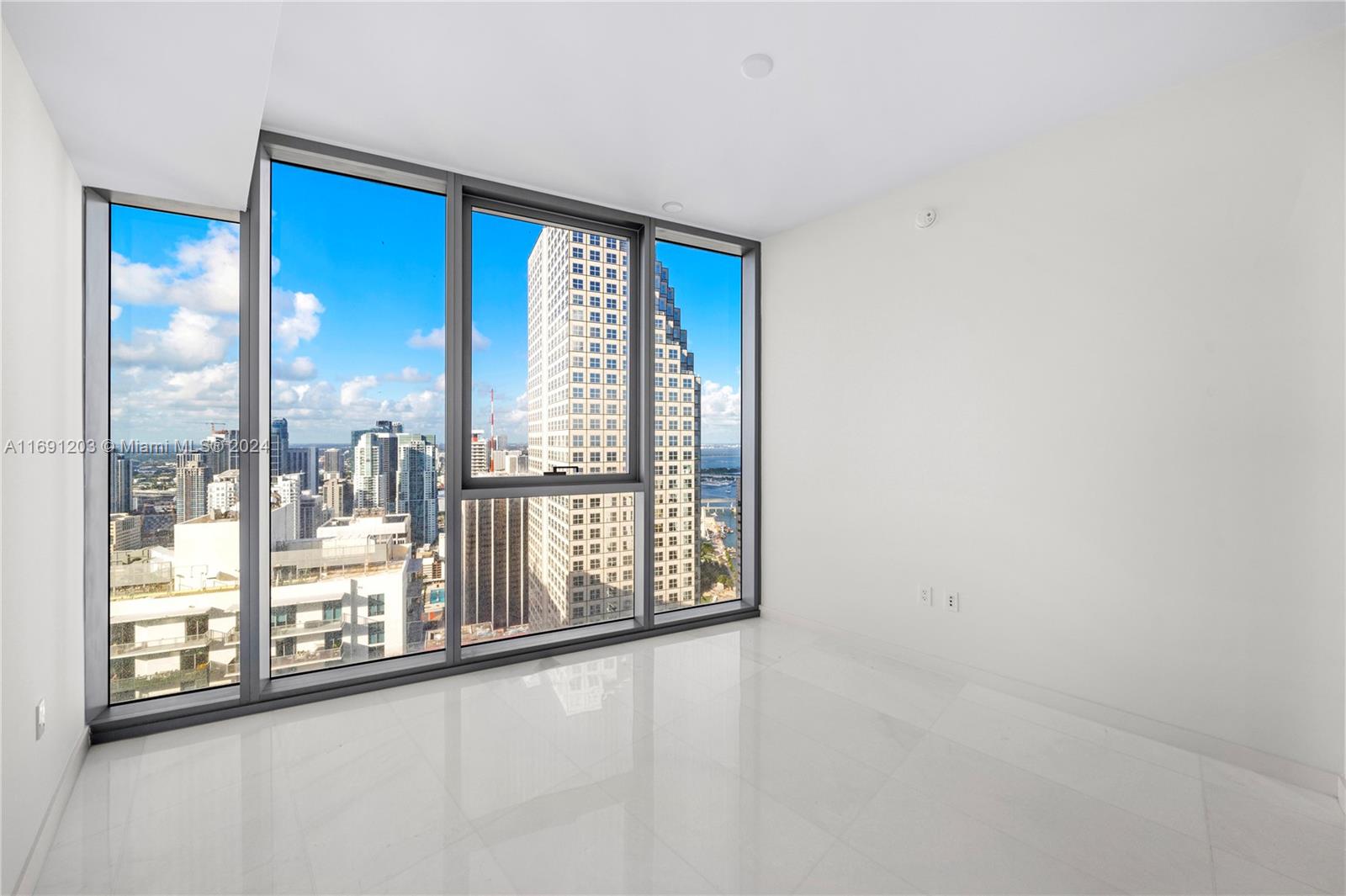 300 Biscayne Blvd Way Unit: 4802 DUPLEX