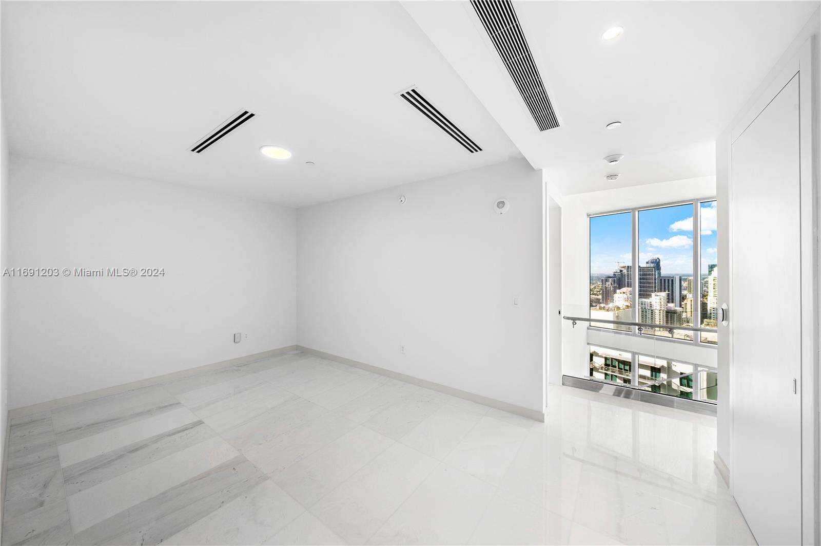 300 Biscayne Blvd Way Unit: 4802 DUPLEX
