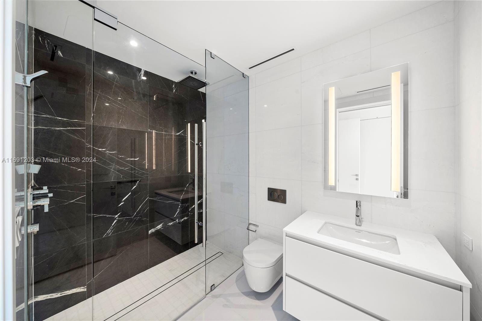300 Biscayne Blvd Way Unit: 4802 DUPLEX