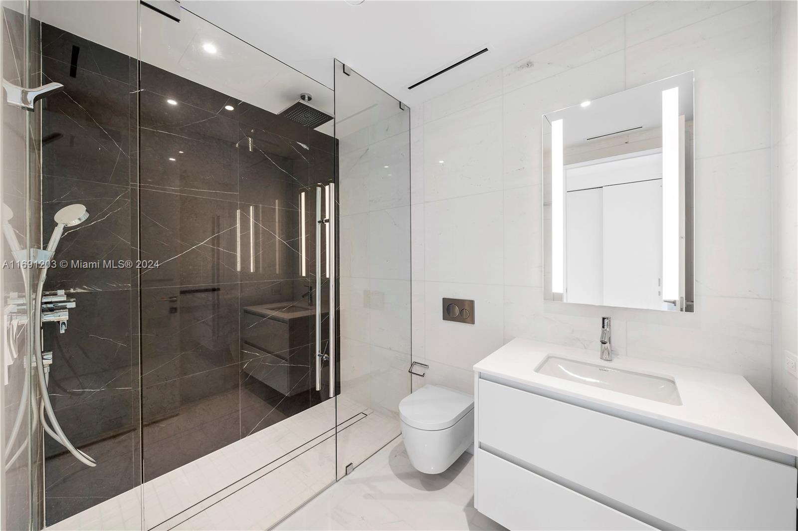 300 Biscayne Blvd Way Unit: 4802 DUPLEX