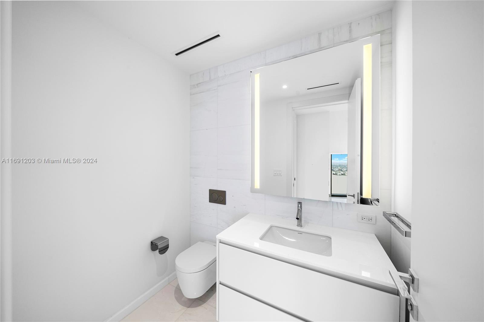 300 Biscayne Blvd Way Unit: 4802 DUPLEX