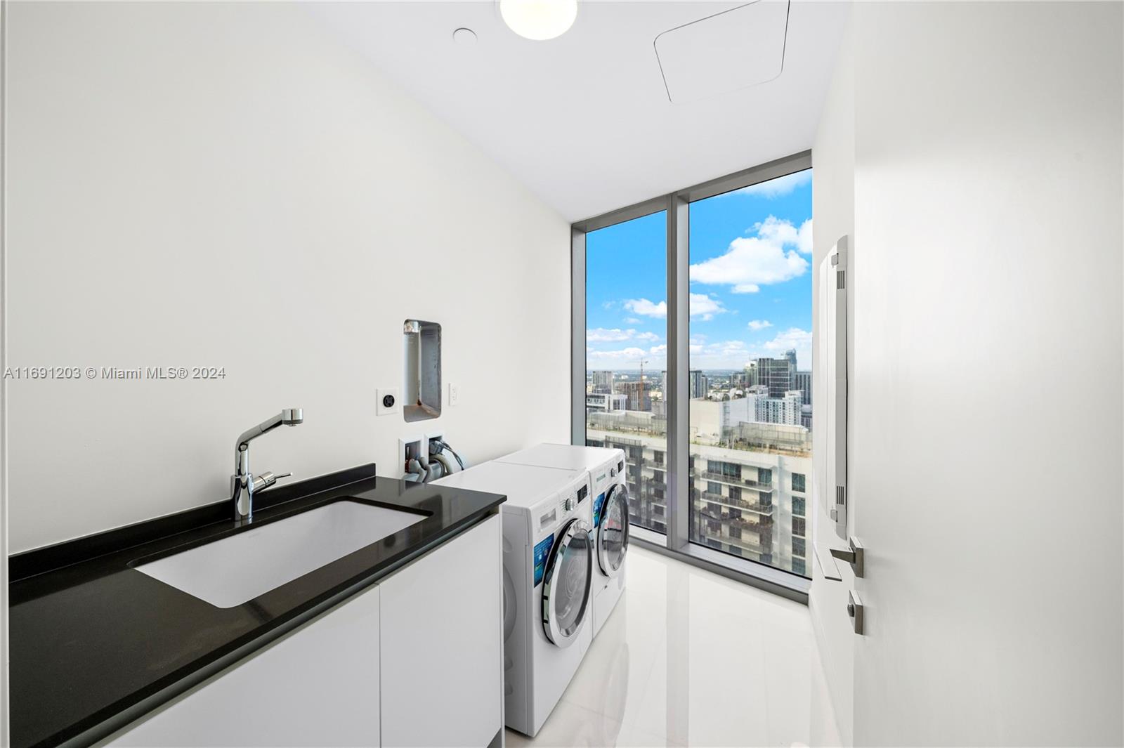300 Biscayne Blvd Way Unit: 4802 DUPLEX