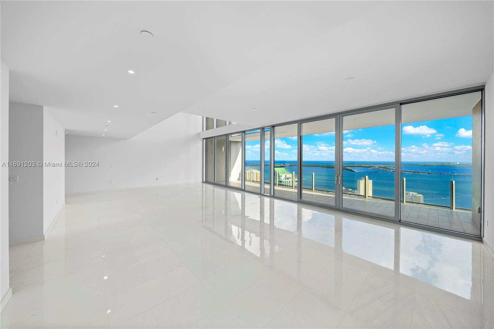 300 Biscayne Blvd Way Unit: 4802 DUPLEX
