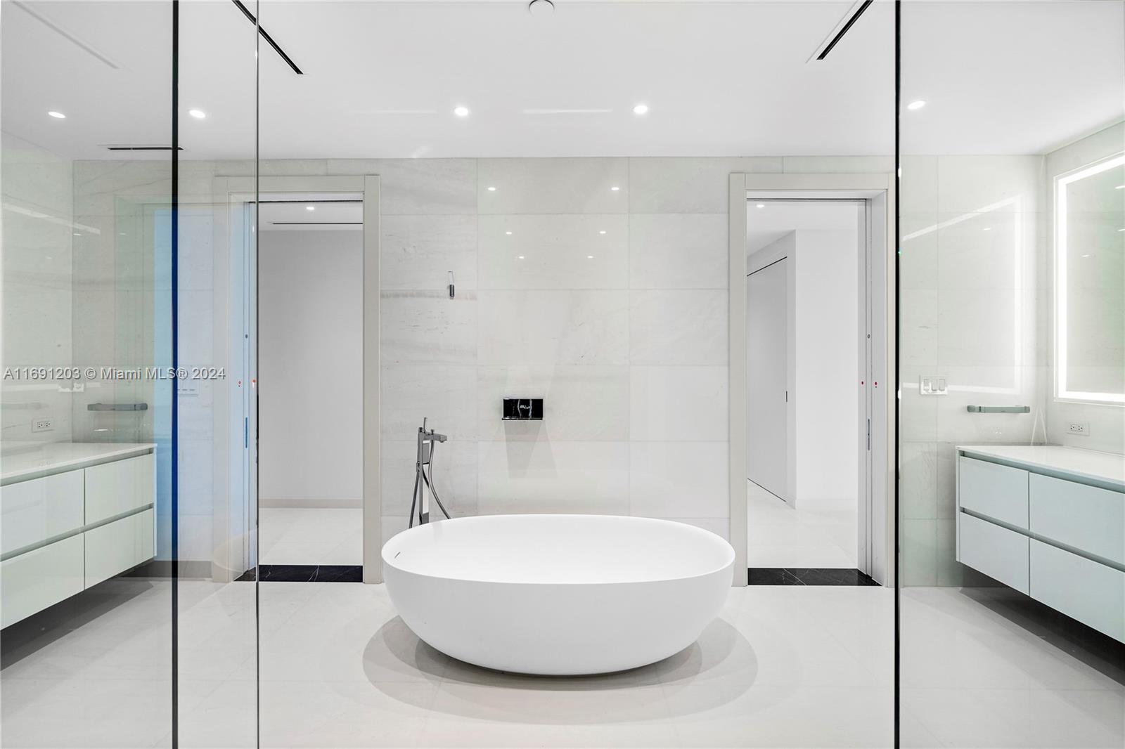 300 Biscayne Blvd Way Unit: 4802 DUPLEX