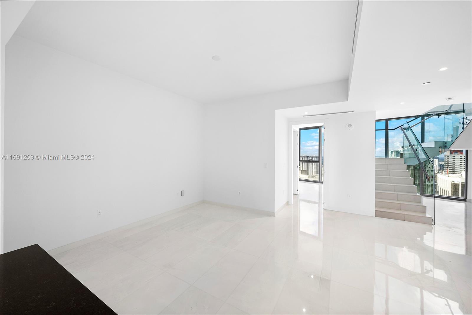 300 Biscayne Blvd Way Unit: 4802 DUPLEX