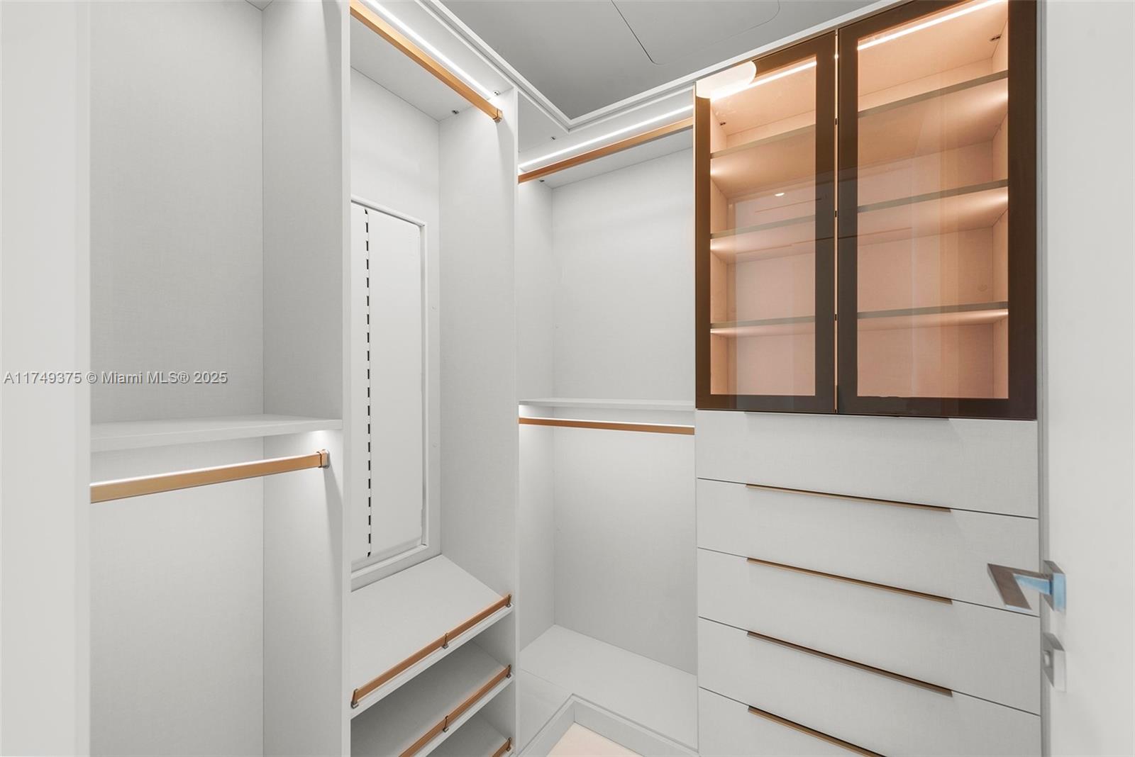 300 Biscayne Blvd Way # 3905W