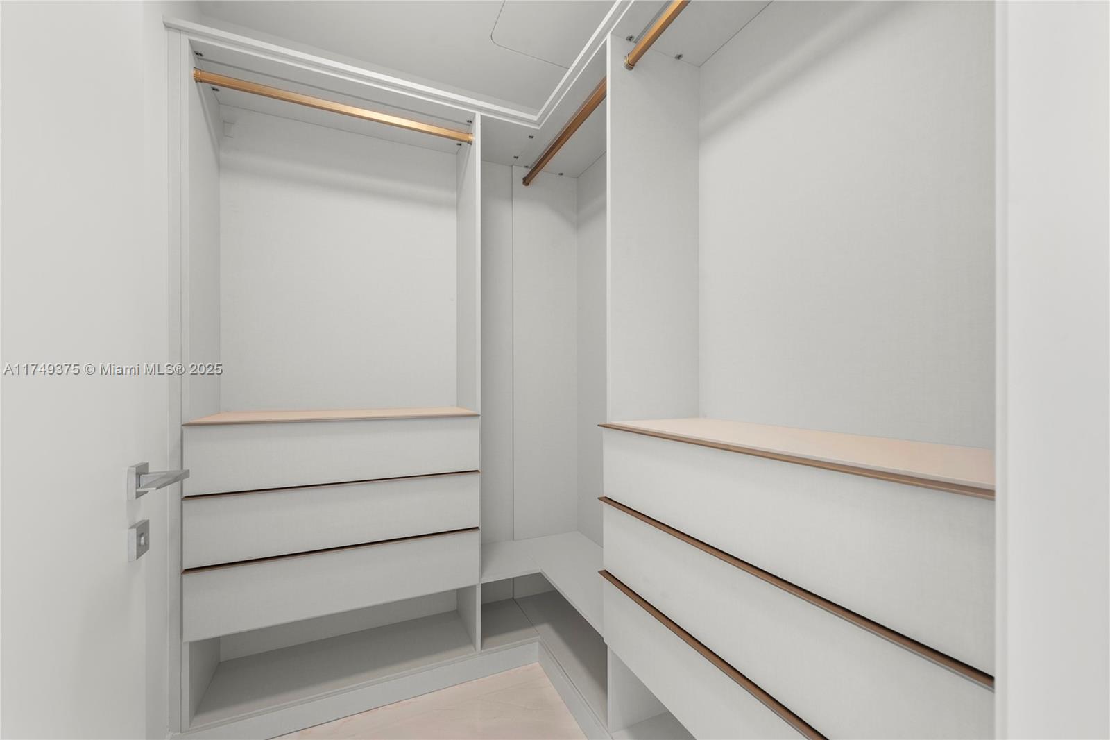 300 Biscayne Blvd Way # 3905W