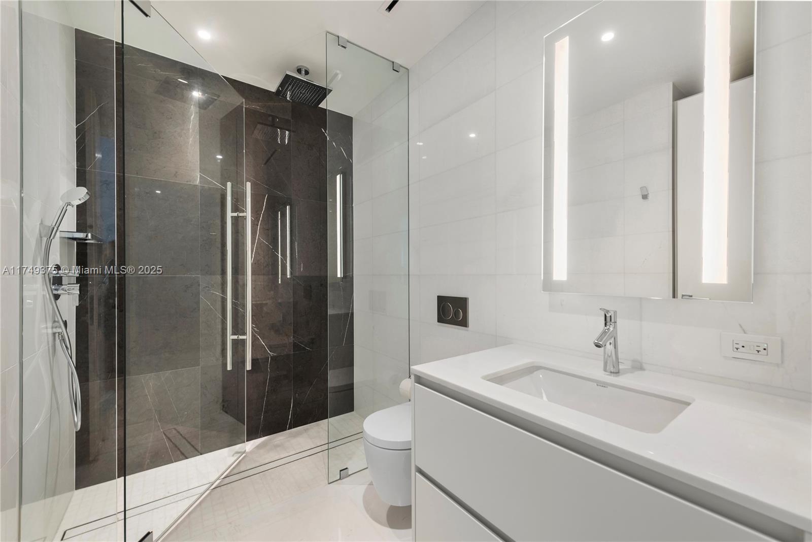 300 Biscayne Blvd Way # 3905W