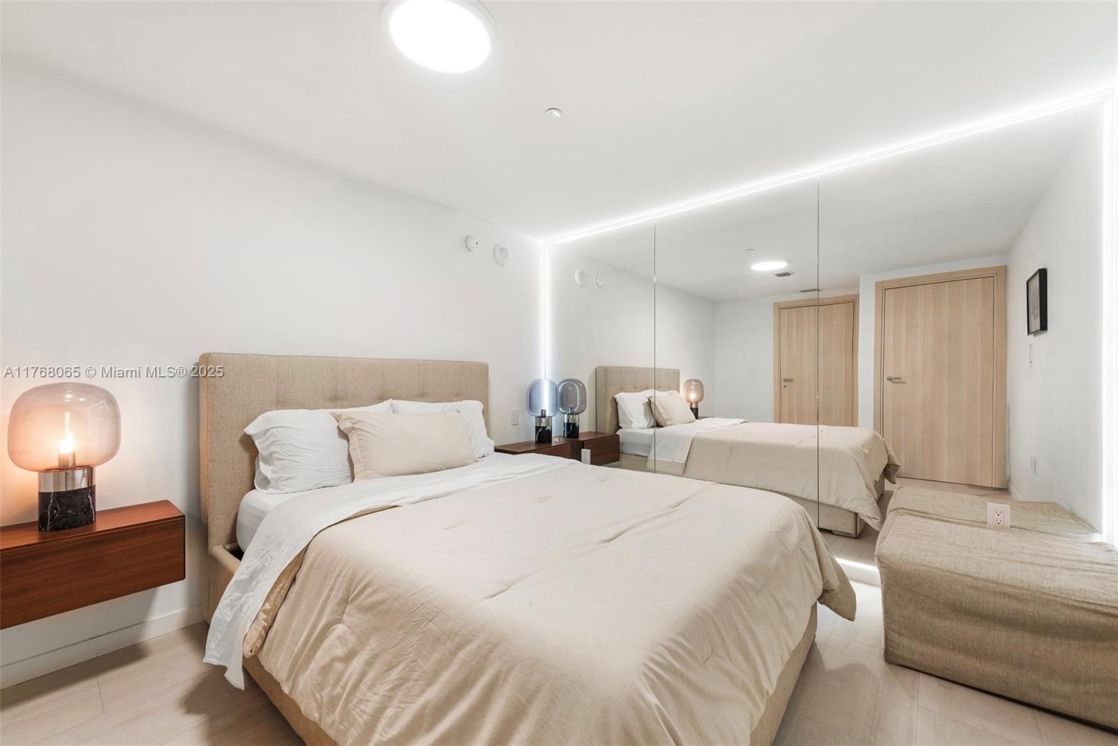1000 Brickell Plz # 4705
