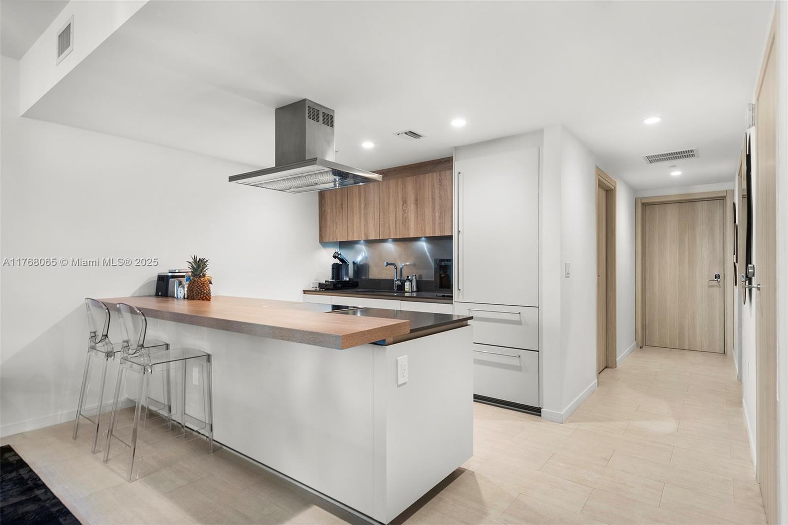 1000 Brickell Plz # 4705