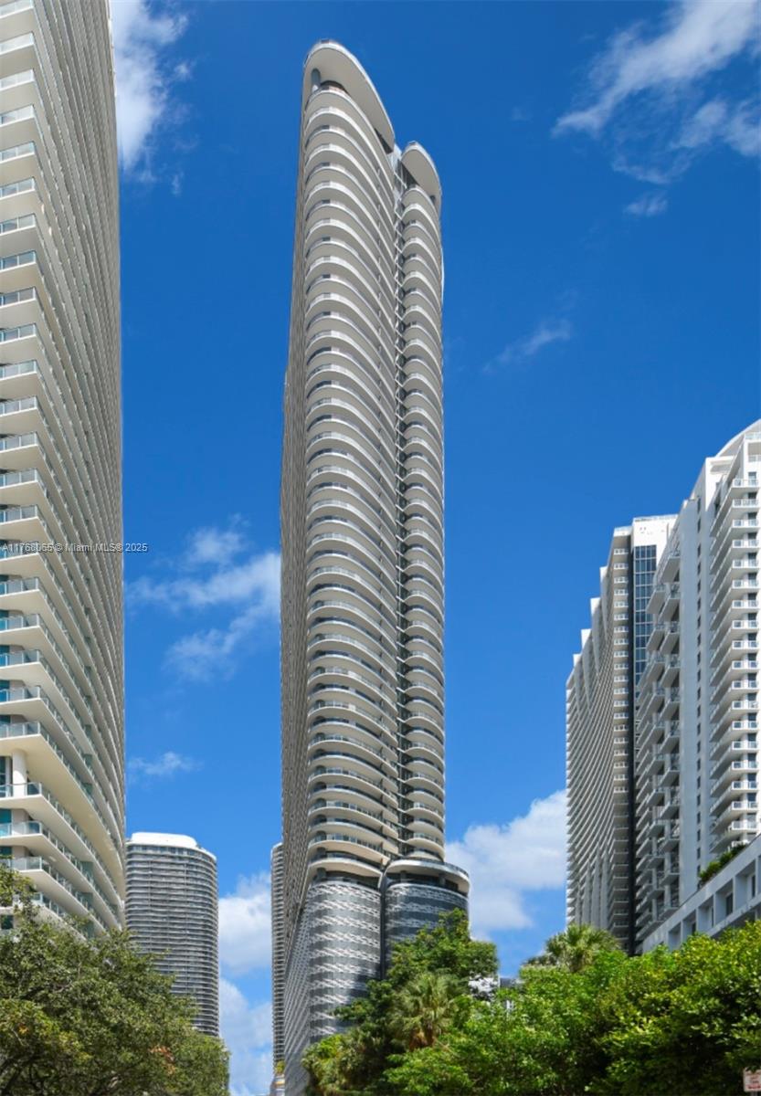 1000 Brickell Plz # 4705