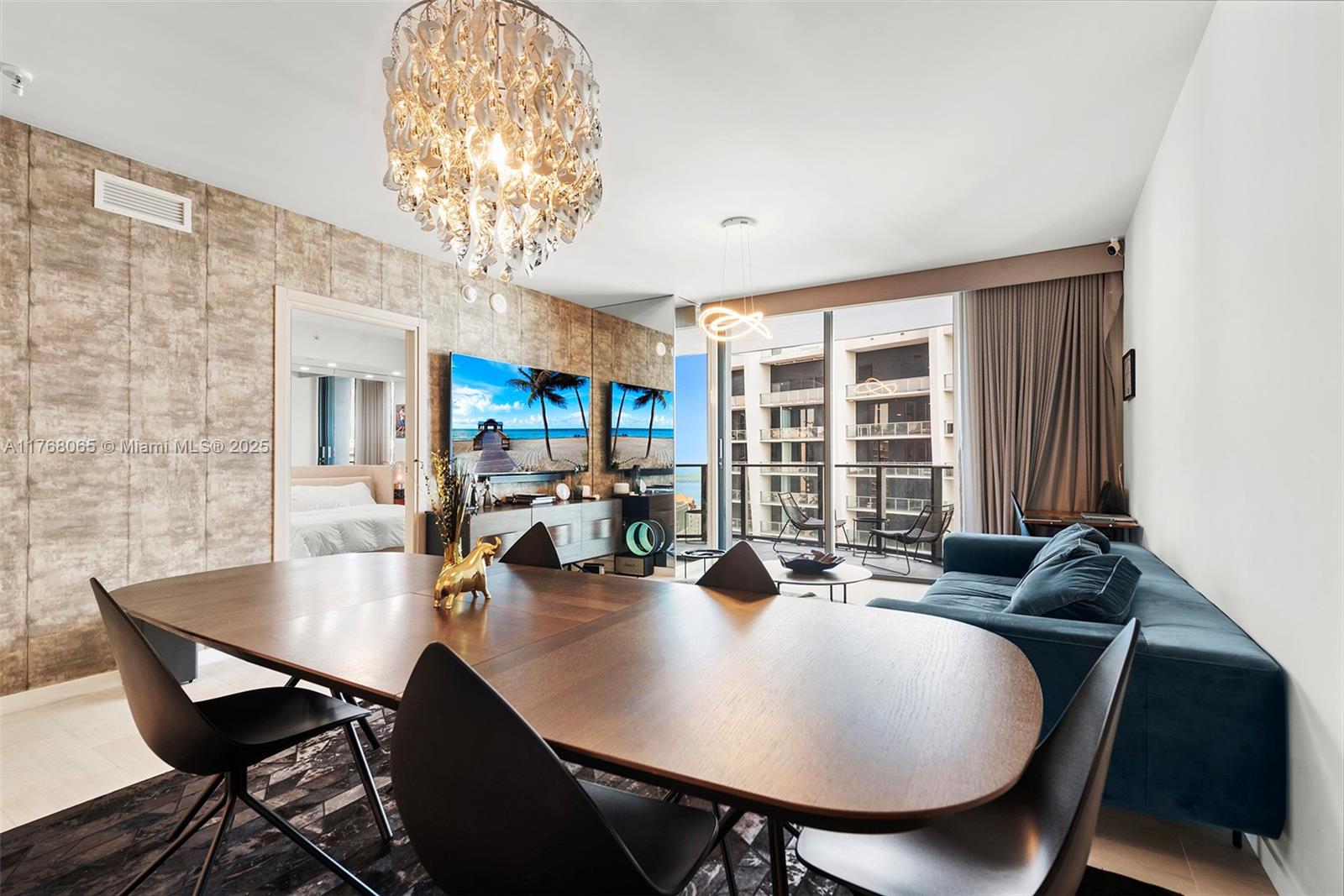 1000 Brickell Plz # 4705