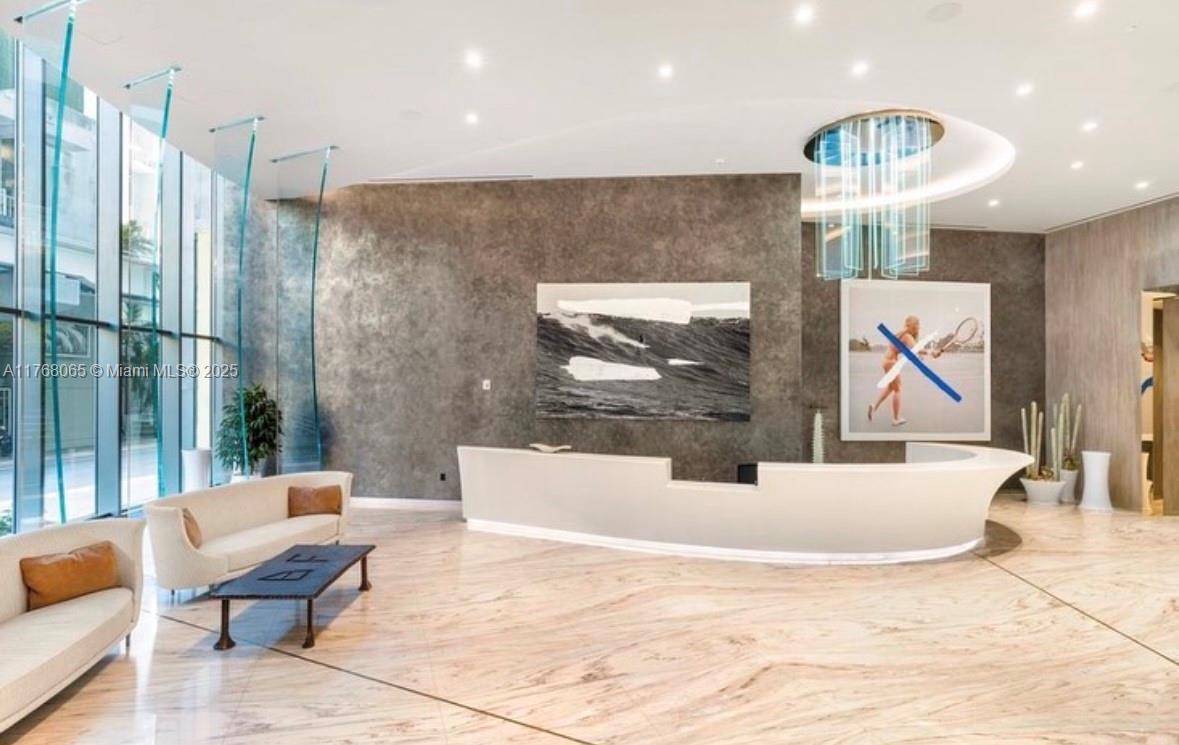 1000 Brickell Plz # 4705
