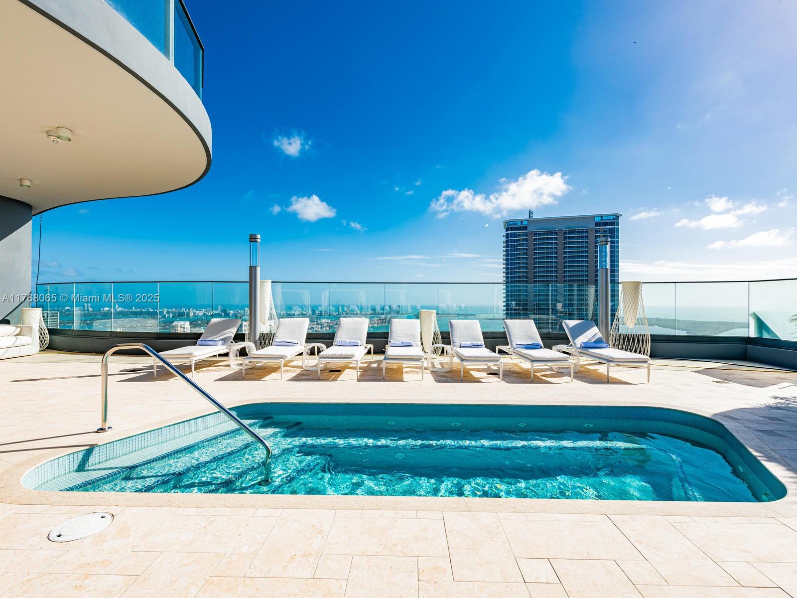 1000 Brickell Plz # 4705