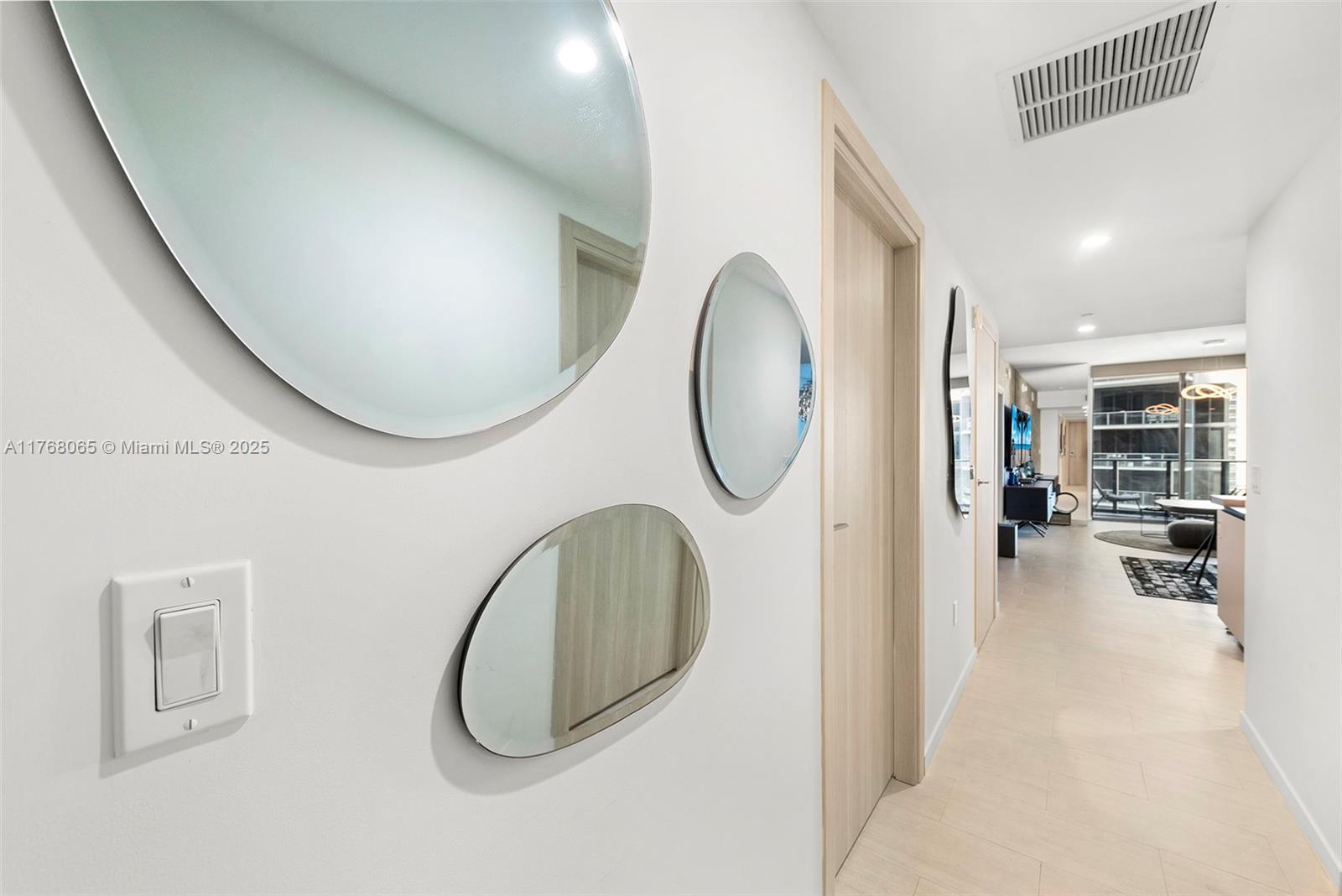 1000 Brickell Plz # 4705