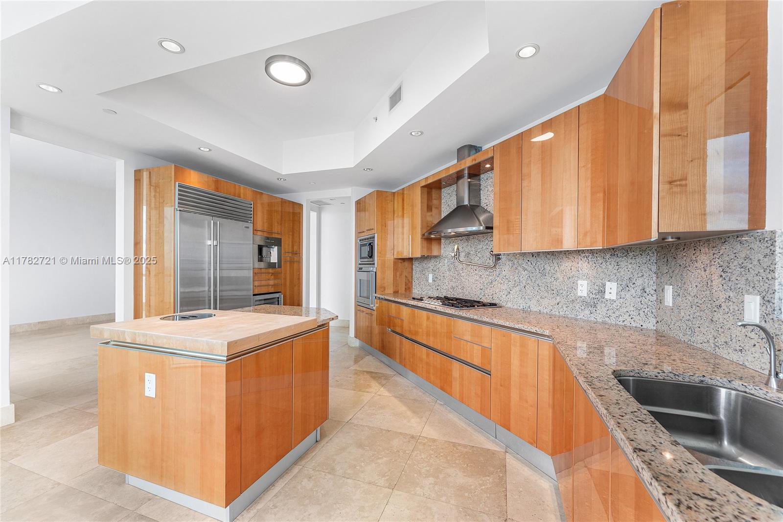 16047 COLLINS # 3002