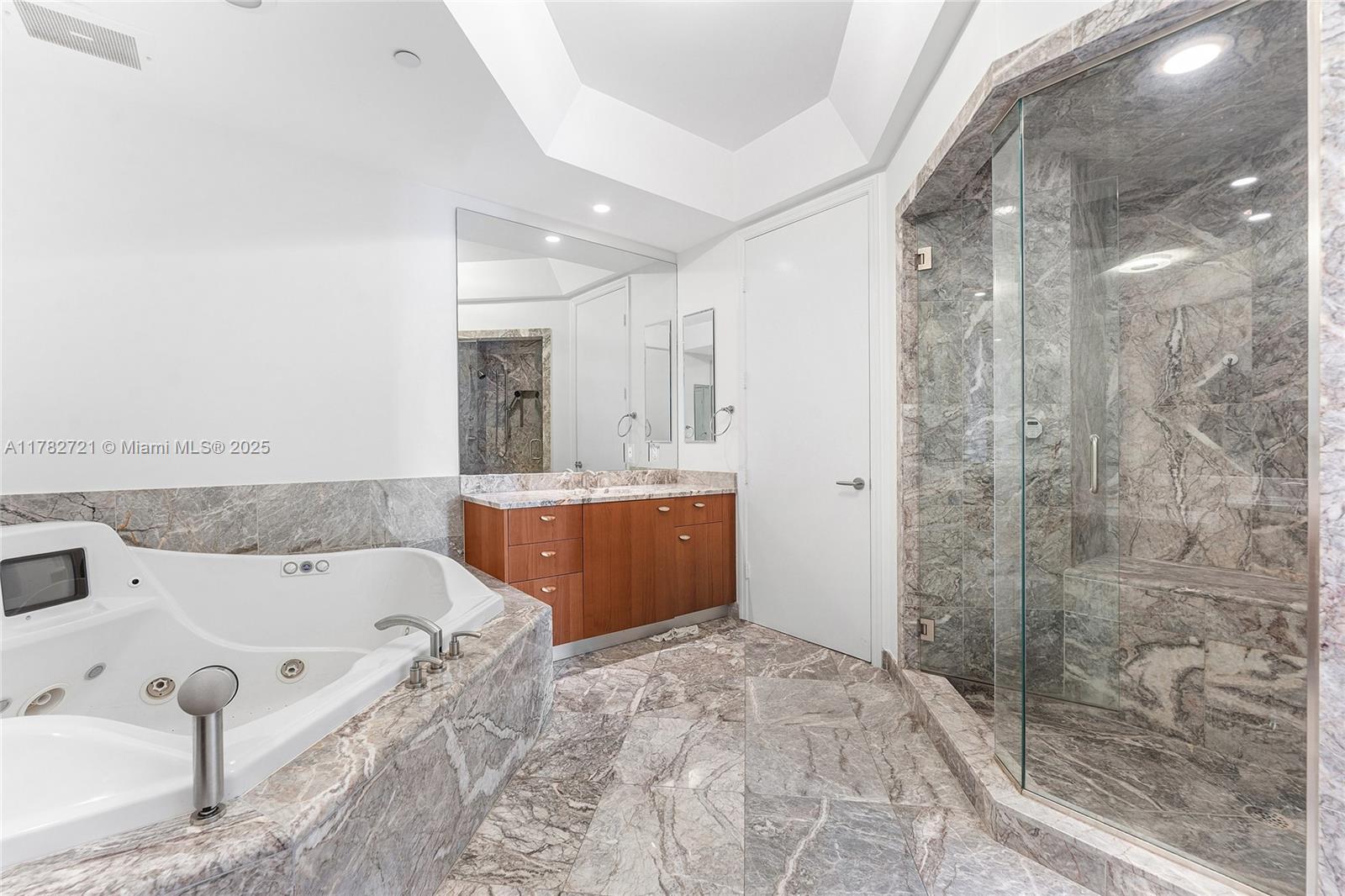 16047 COLLINS # 3002