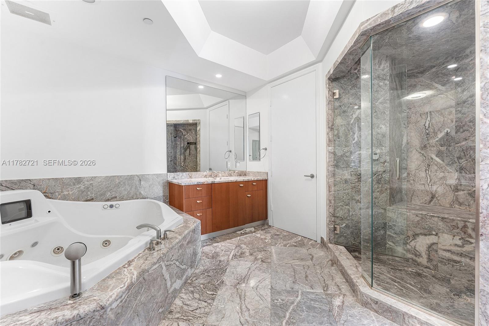16047 COLLINS # 3002
