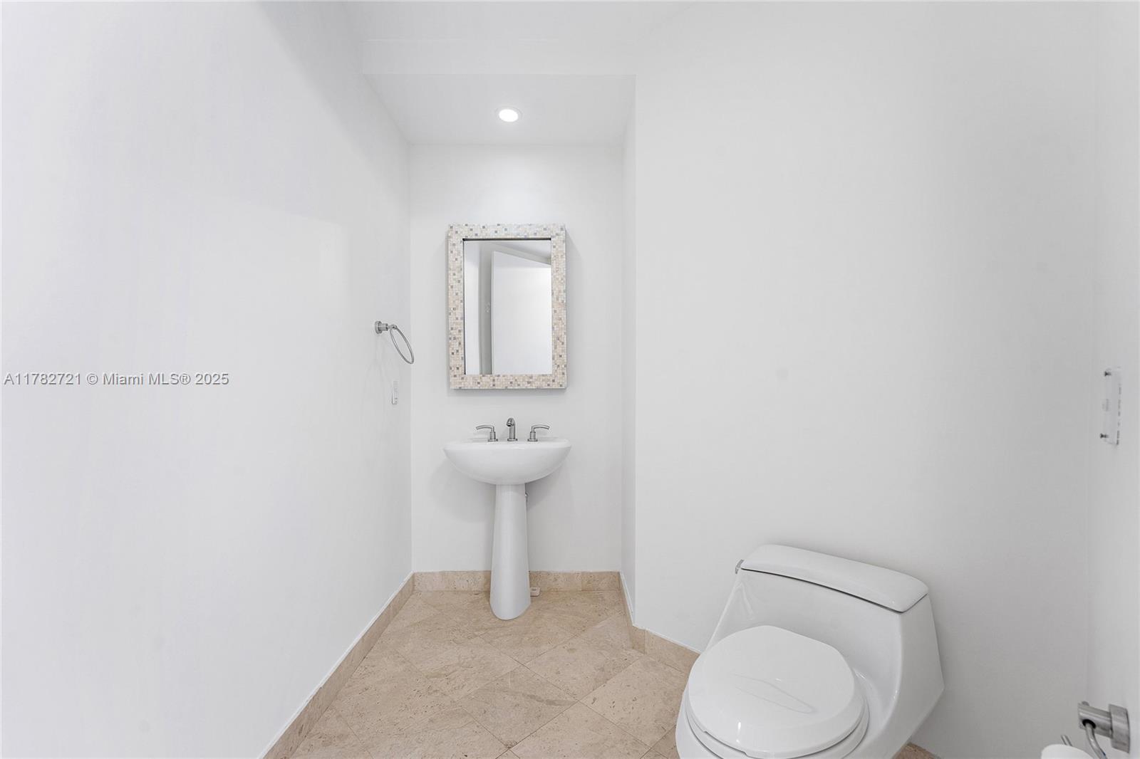 16047 COLLINS # 3002