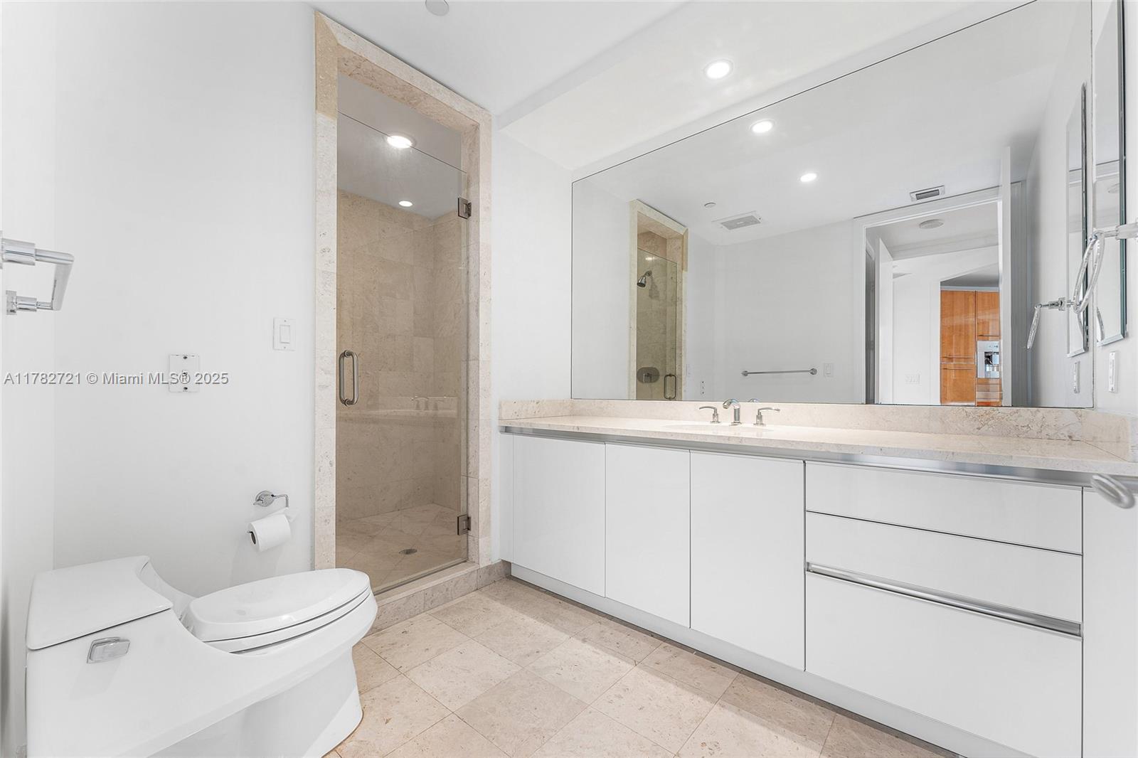 16047 COLLINS # 3002