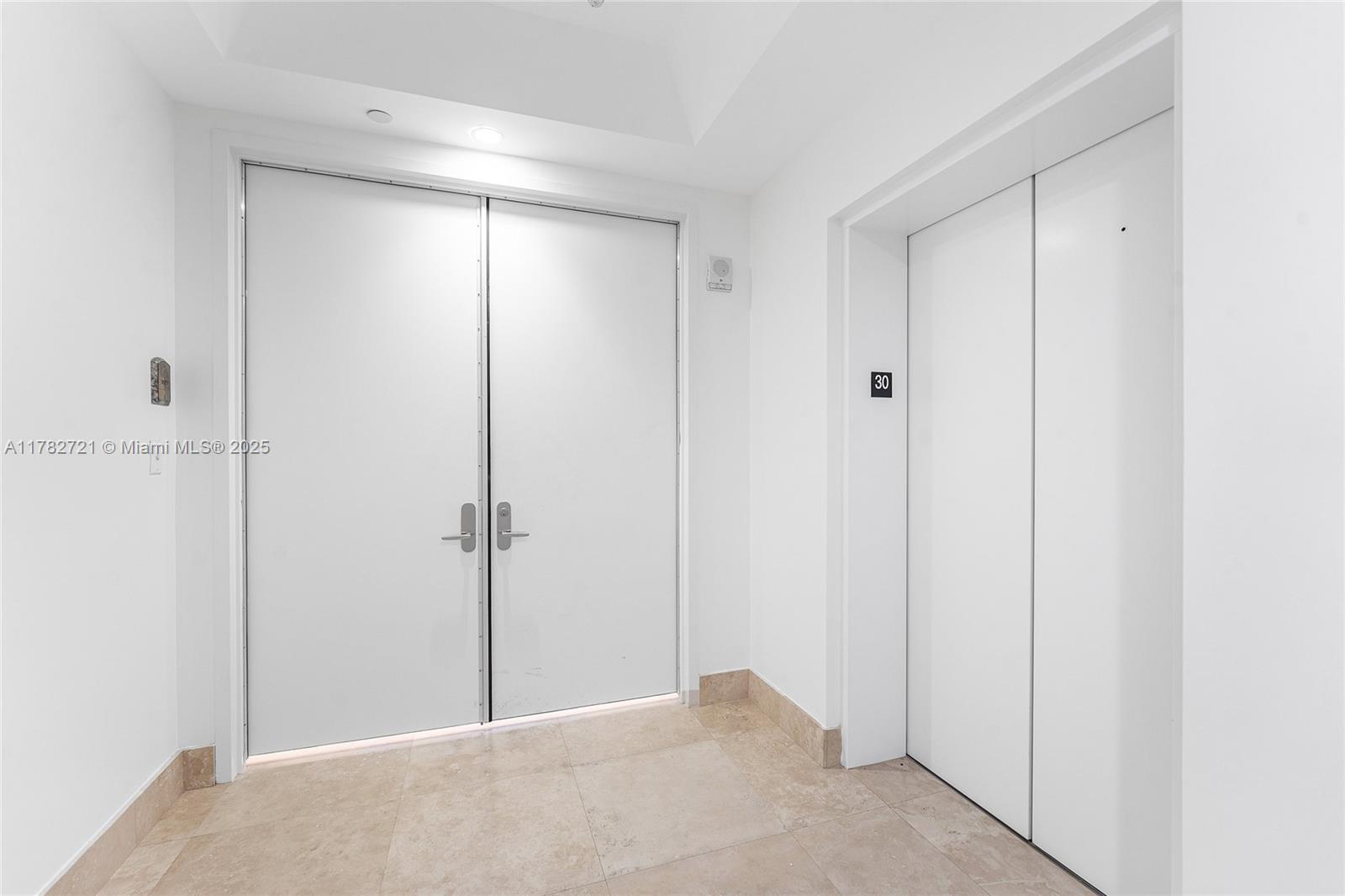 16047 COLLINS # 3002