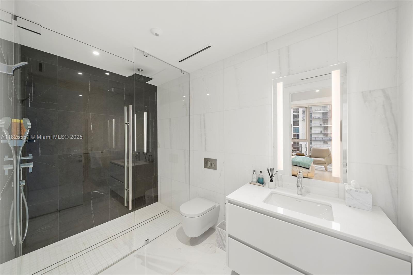 300 Biscayne Boulevard Way # 2703C