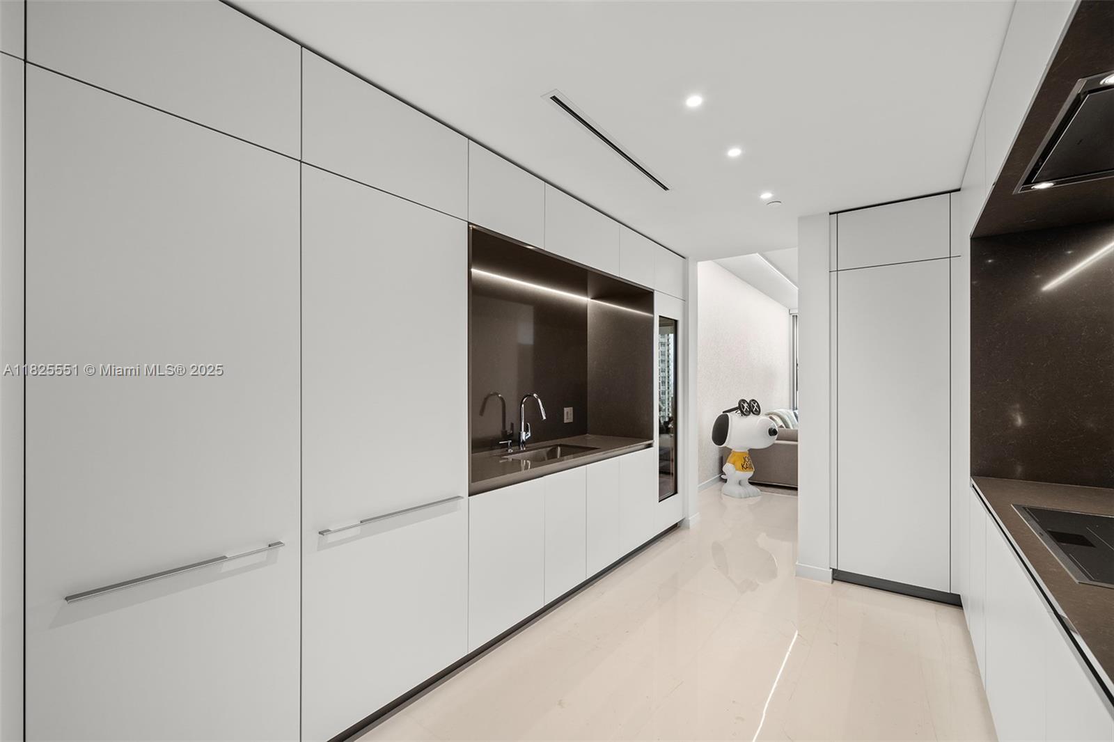 300 Biscayne Boulevard Way # 2703C