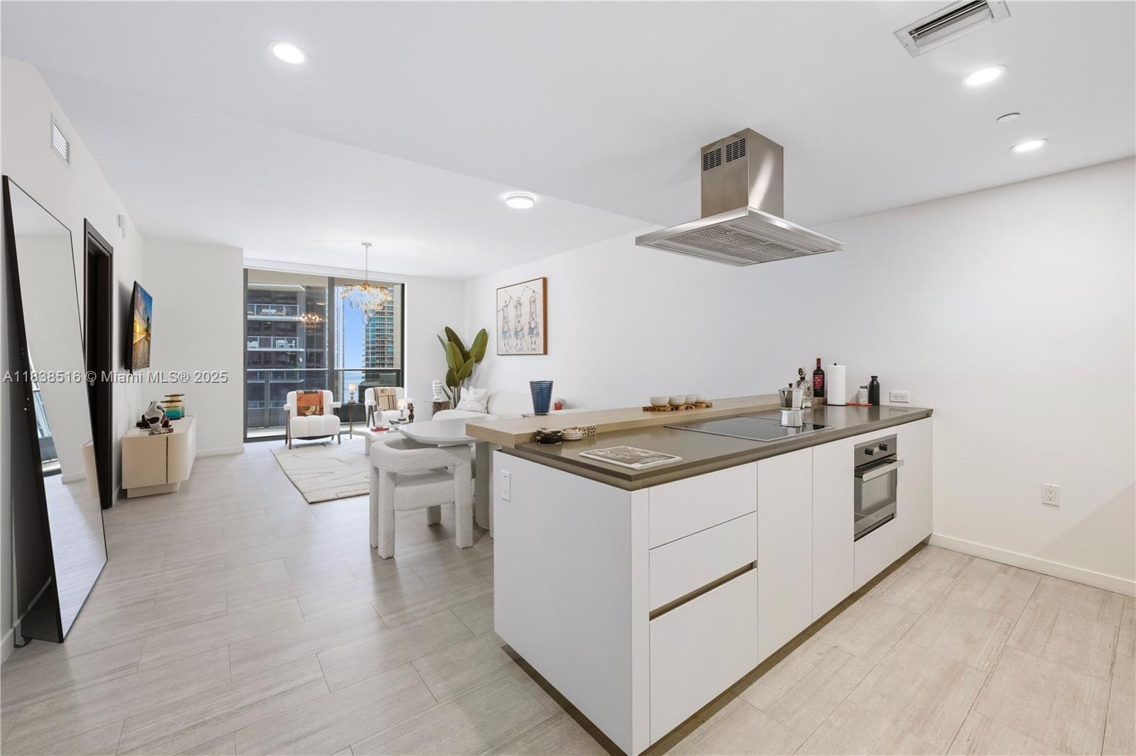 1000 Brickell Plz # 2805