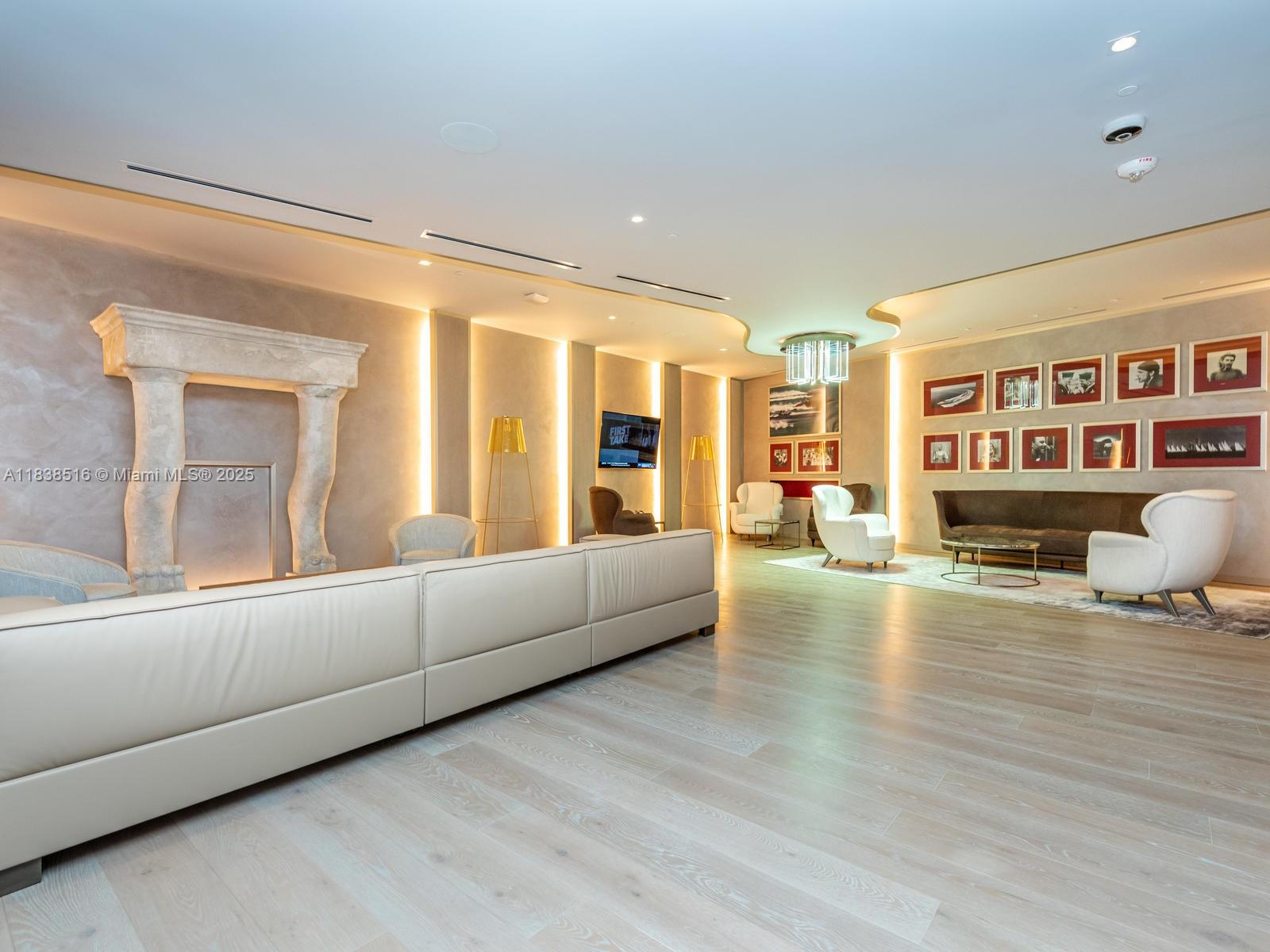 1000 Brickell Plz # 2805