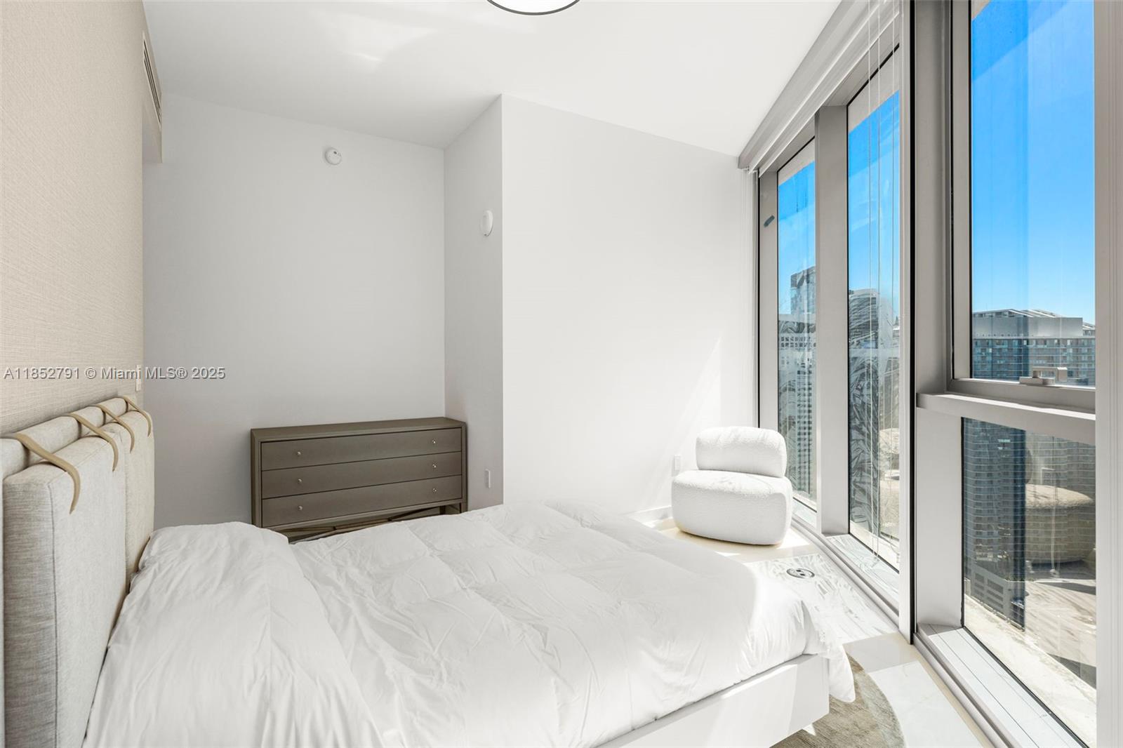  Unit: 3807W