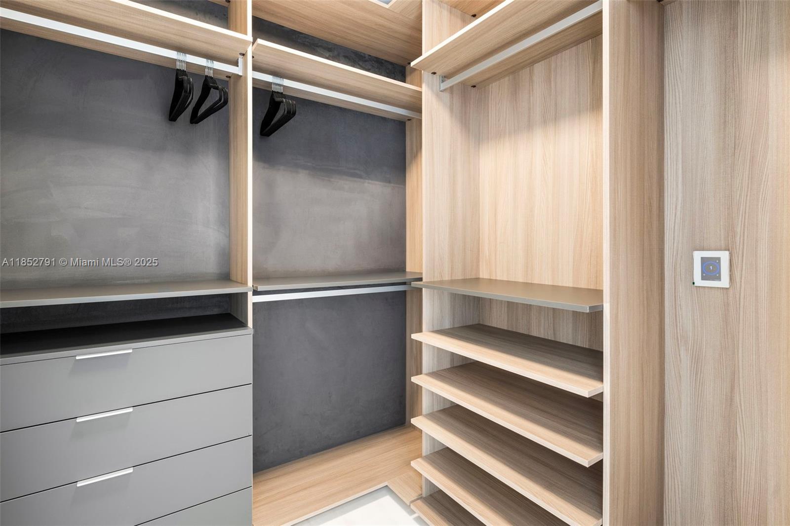  Unit: 3807W