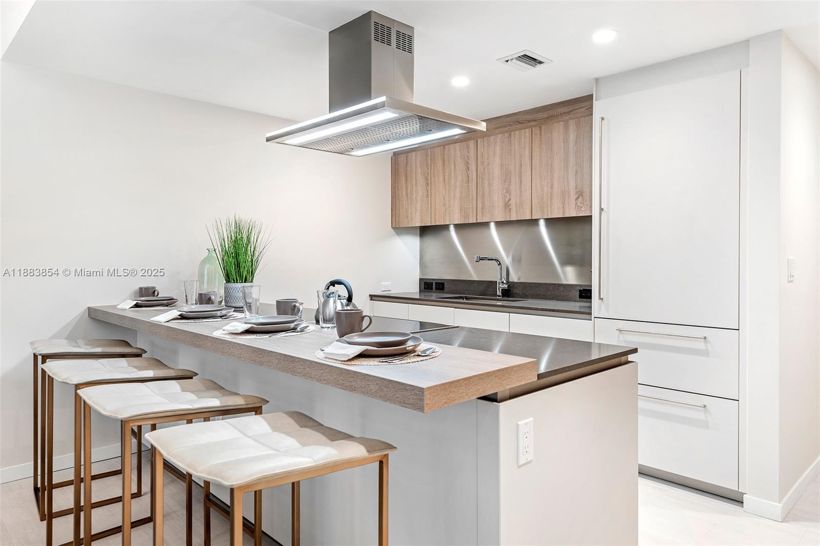 1000 Brickell Plz # 4005