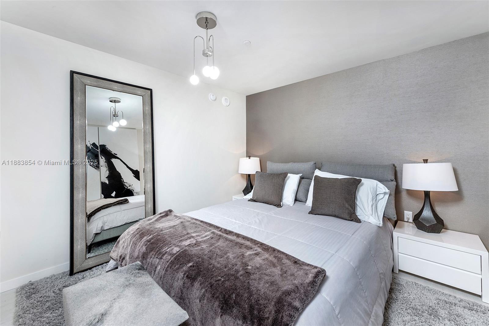 1000 Brickell Plz # 4005