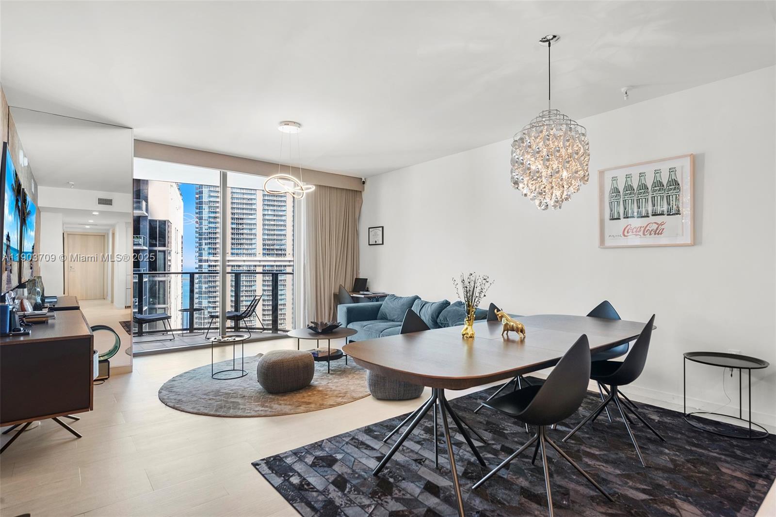 1000 Brickell Plz # 4705, Miami Unit: 4705