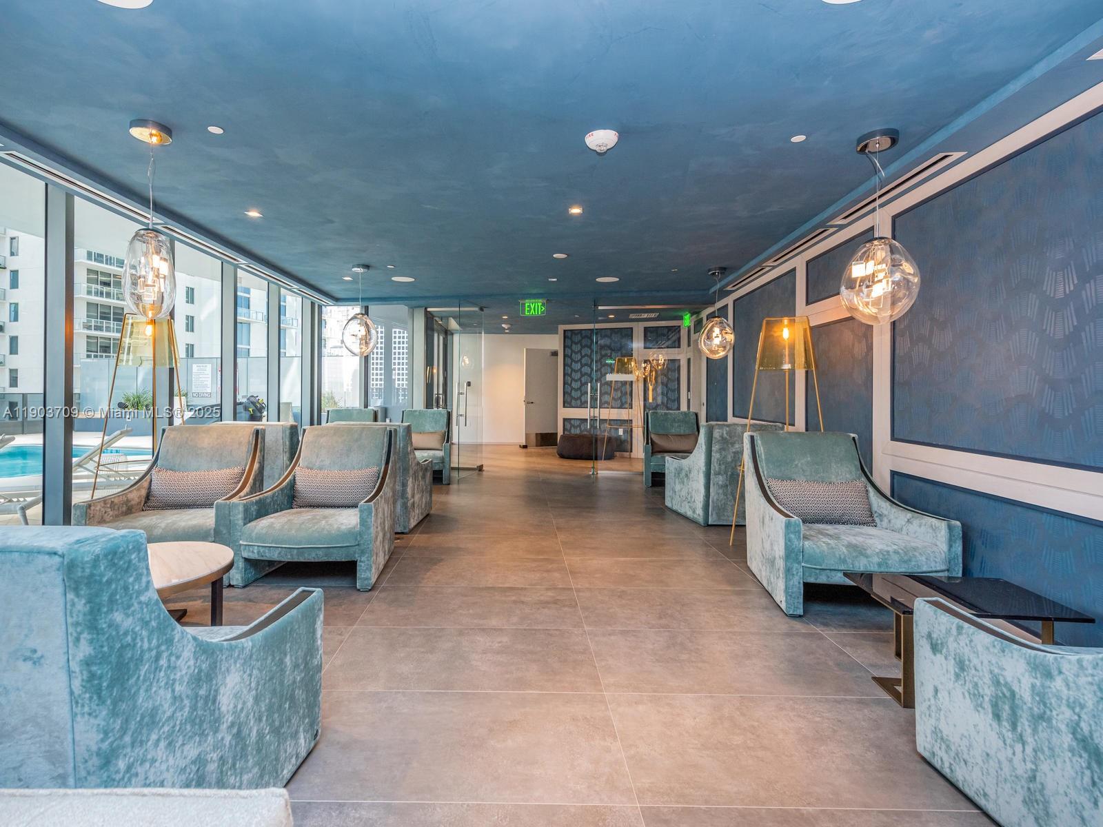 1000 Brickell Plz # 4705, Miami Unit: 4705