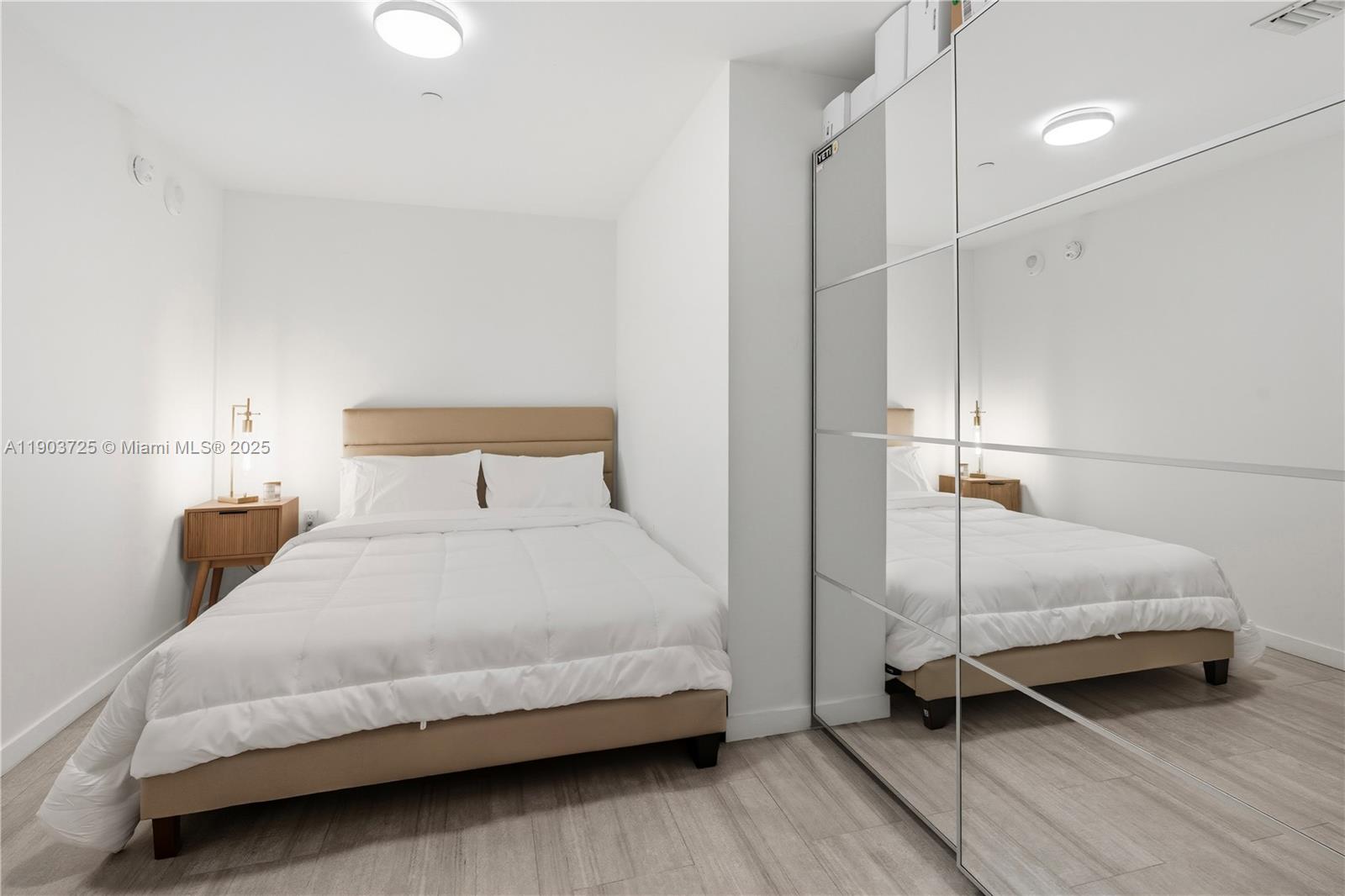 1000 Brickell Plz # 2805, Miami Unit: 2805