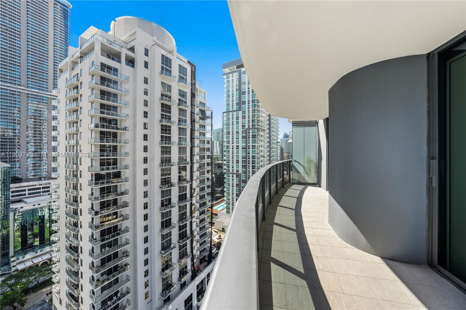 1000 Brickell Plz # 2805, Miami Unit: 2805