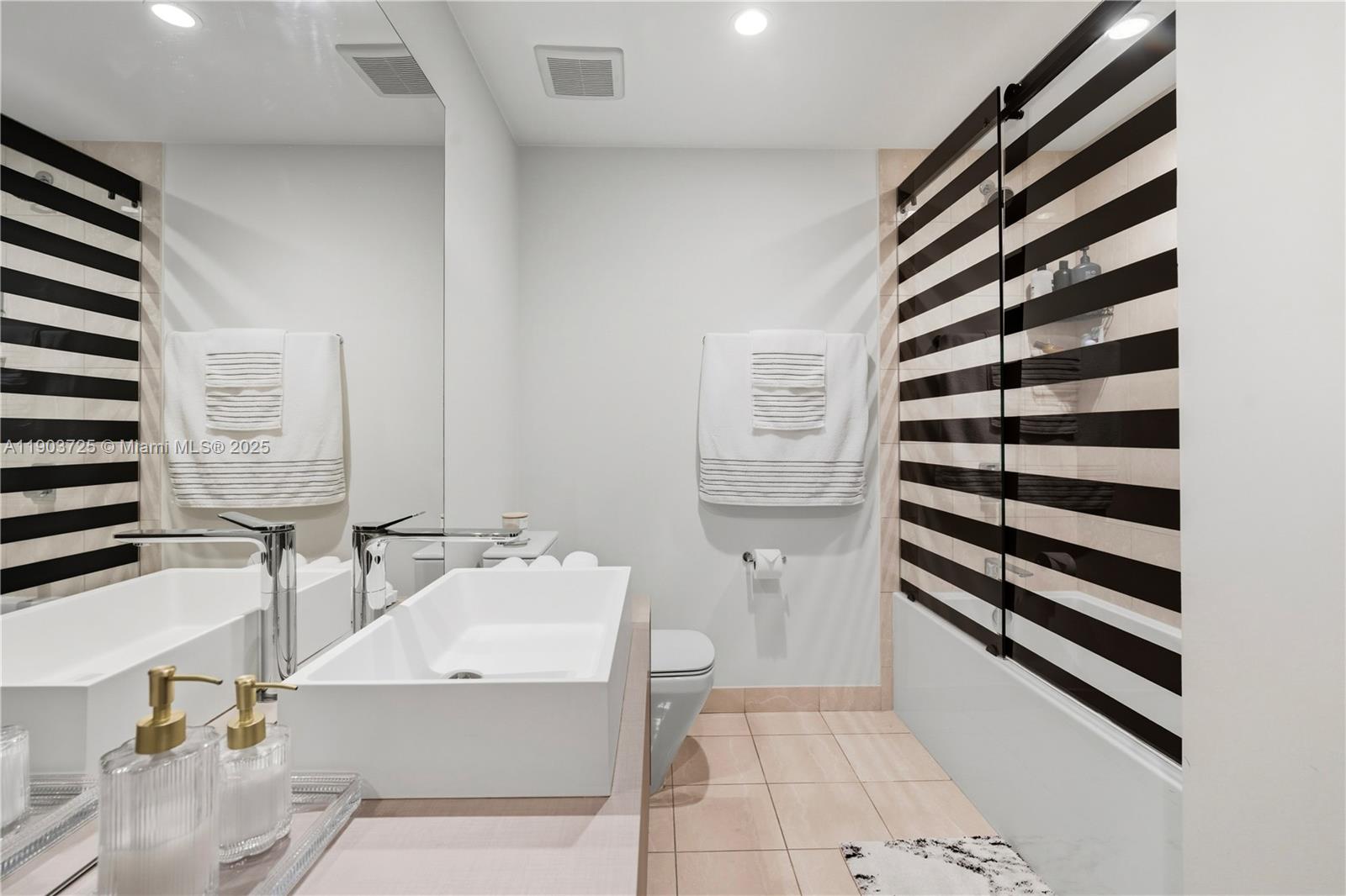 1000 Brickell Plz # 2805, Miami Unit: 2805